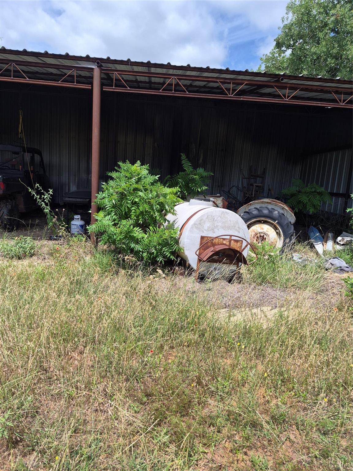 main property photo 16