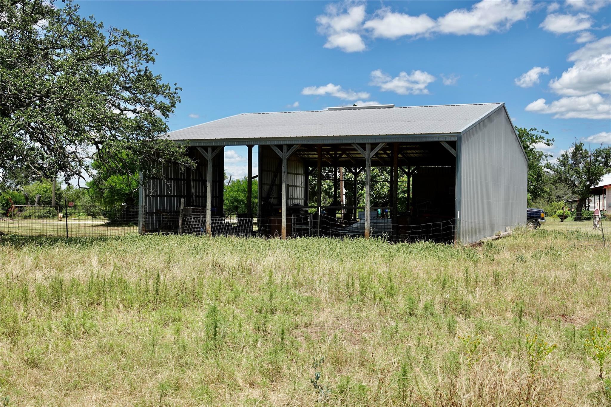 main property photo 37