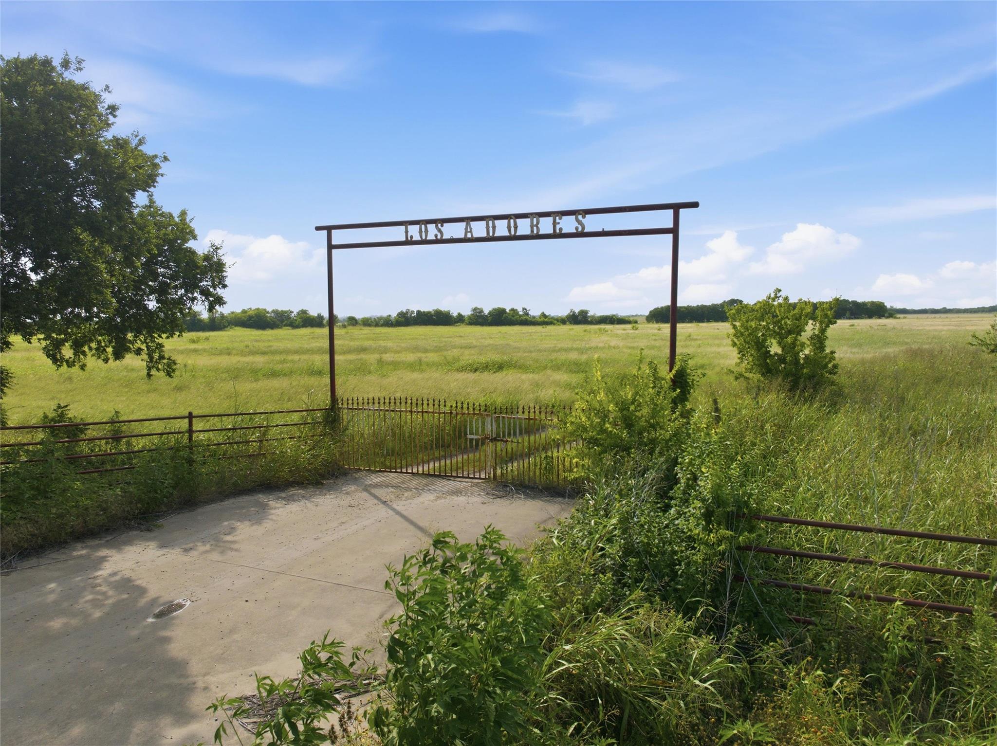 main property photo 0