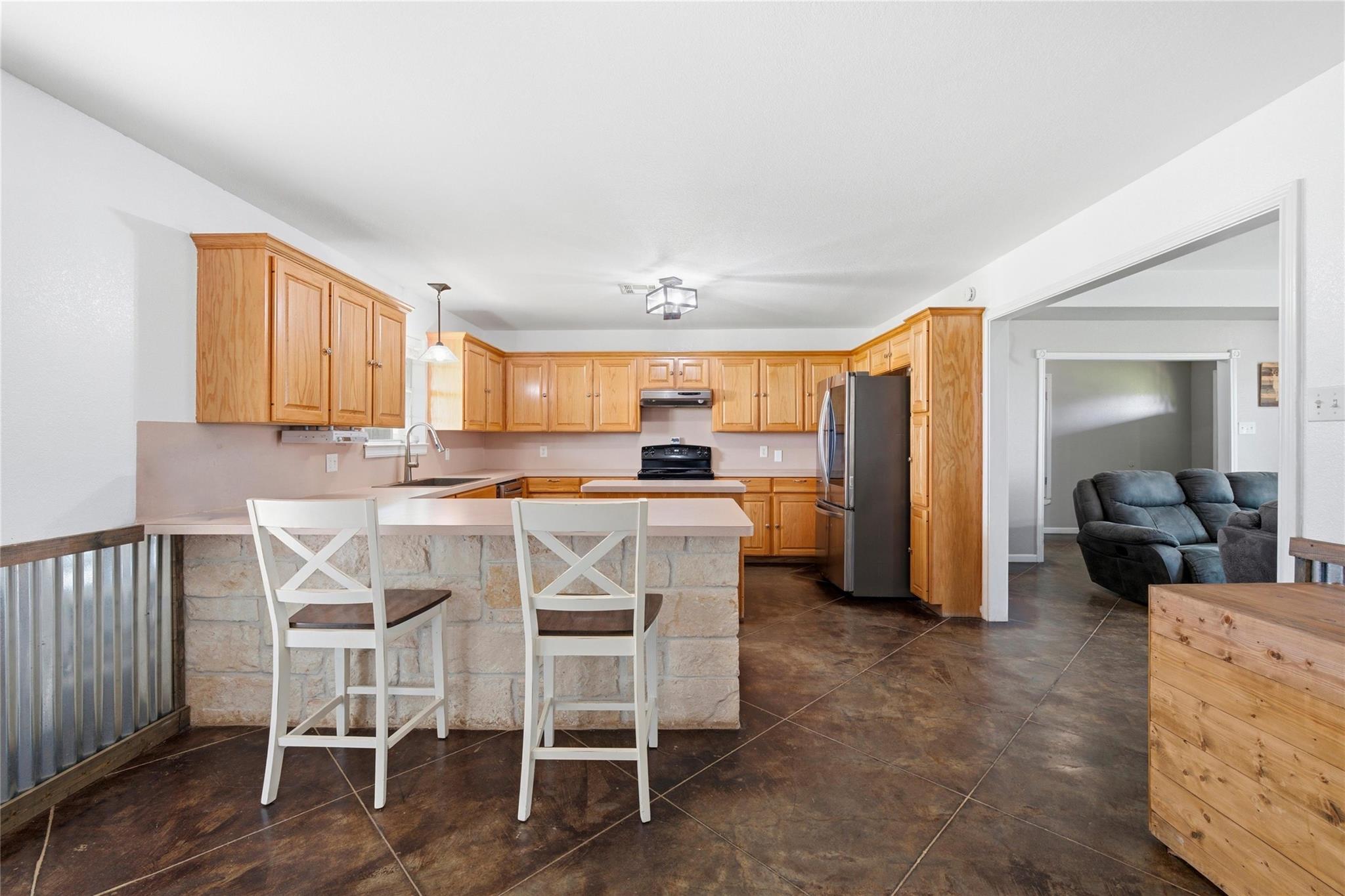 main property photo 5