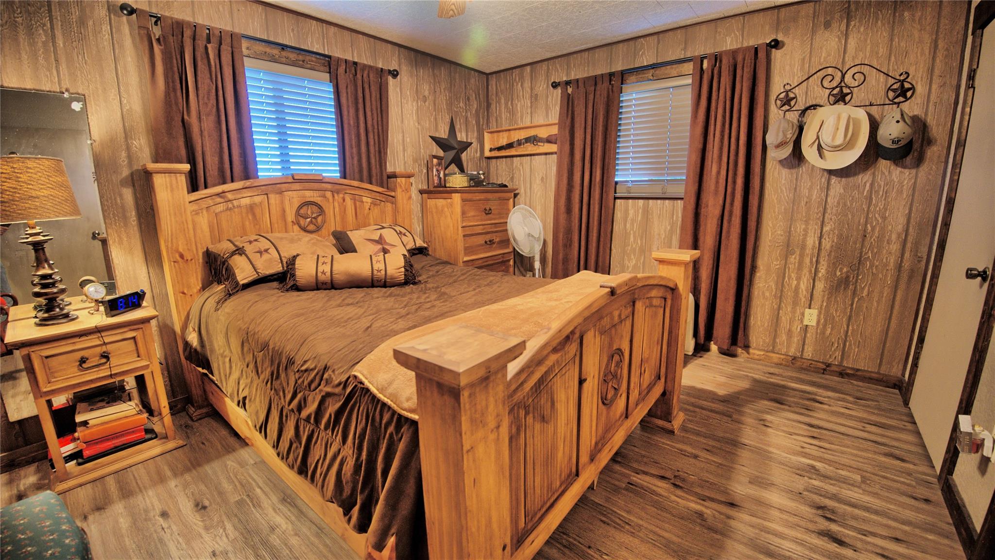 main property photo 12