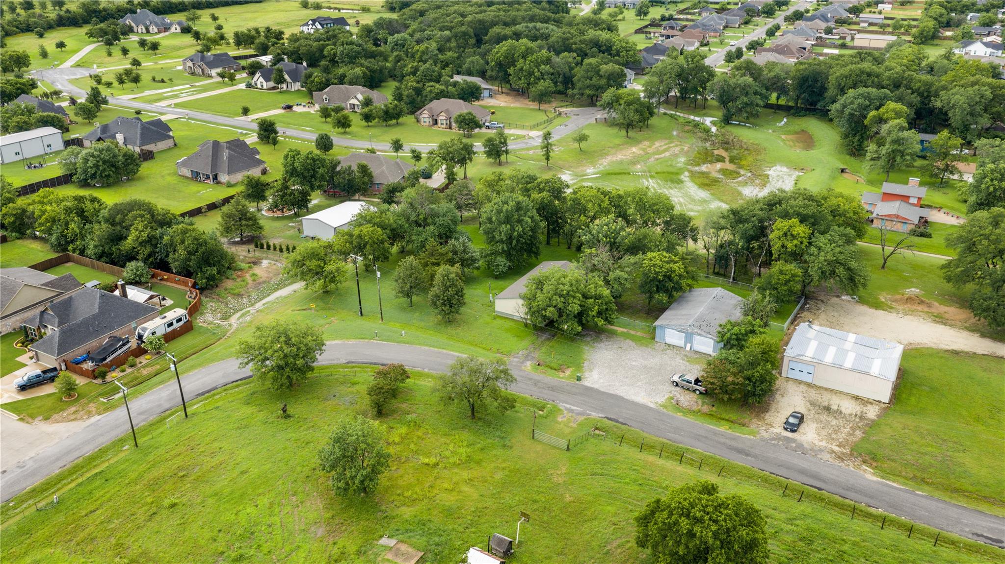 main property photo 28