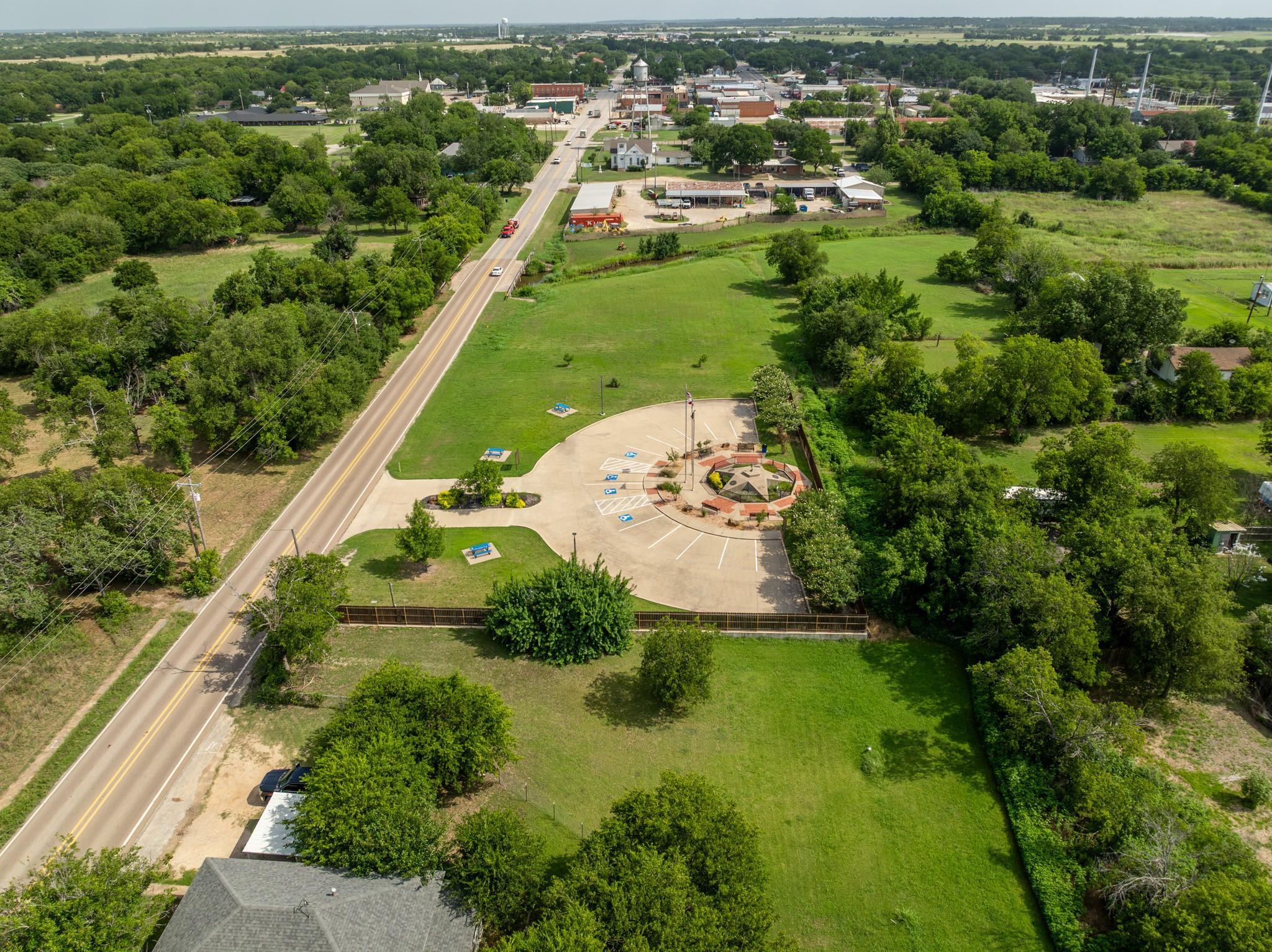 main property photo 10