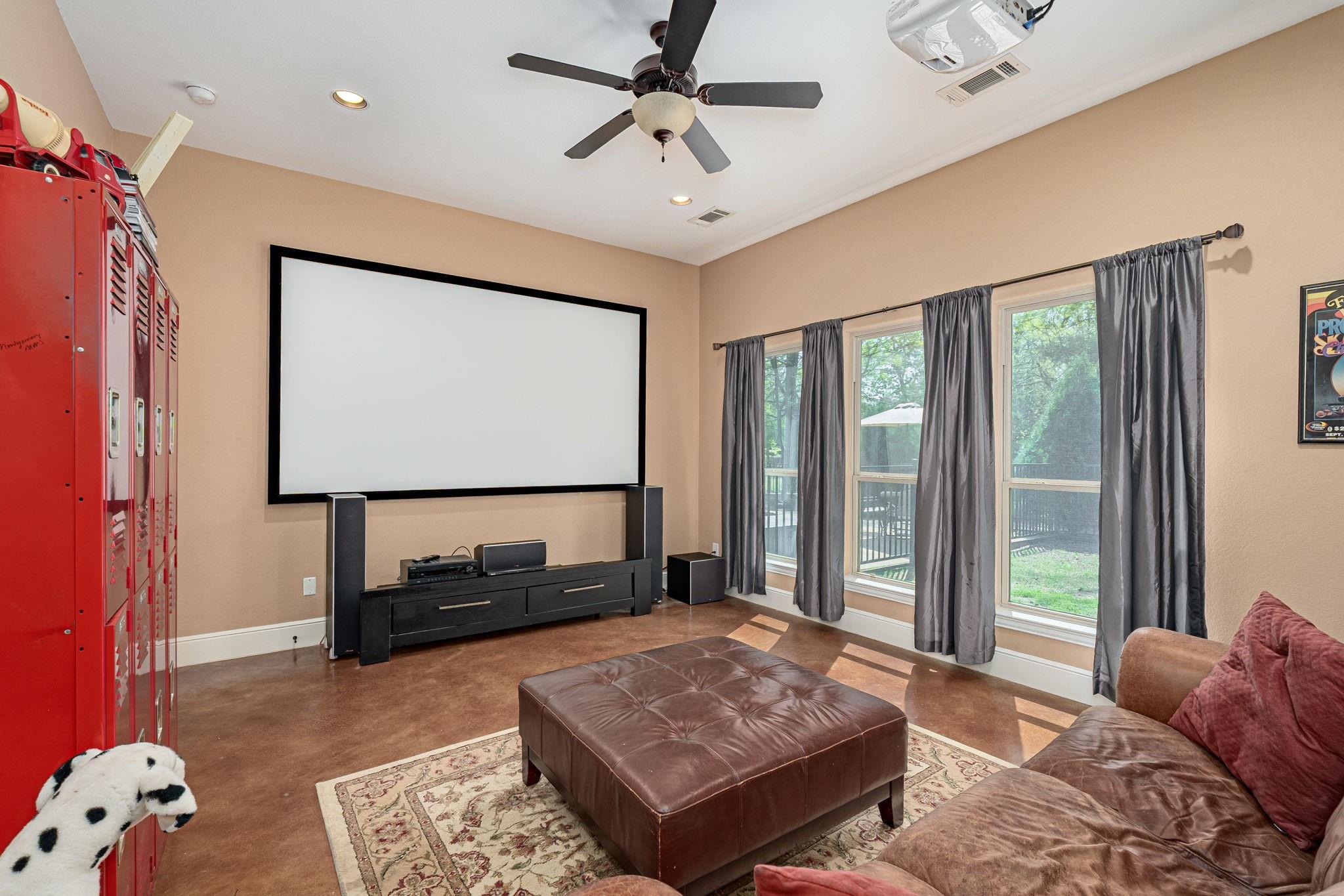 main property photo 17