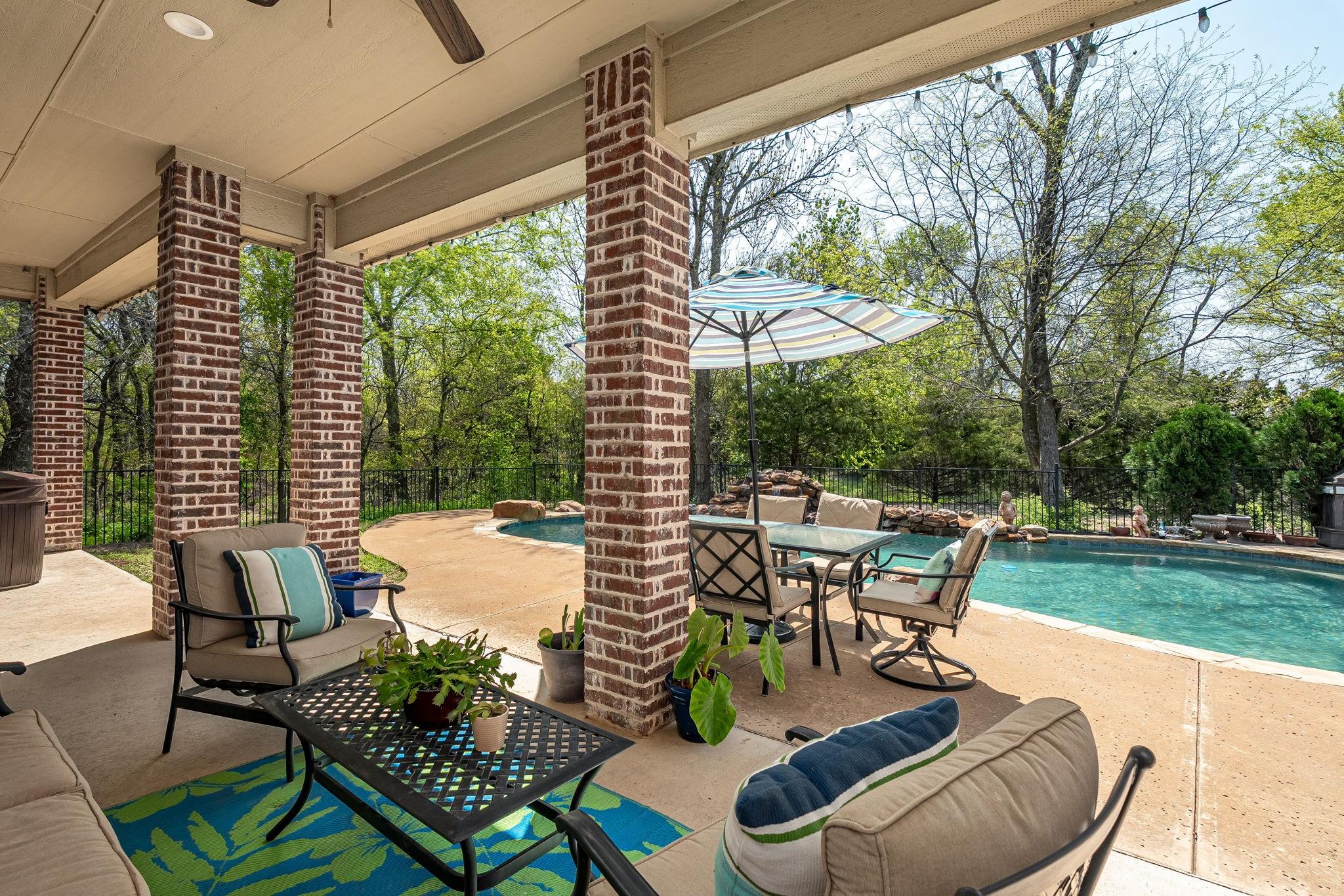 main property photo 5