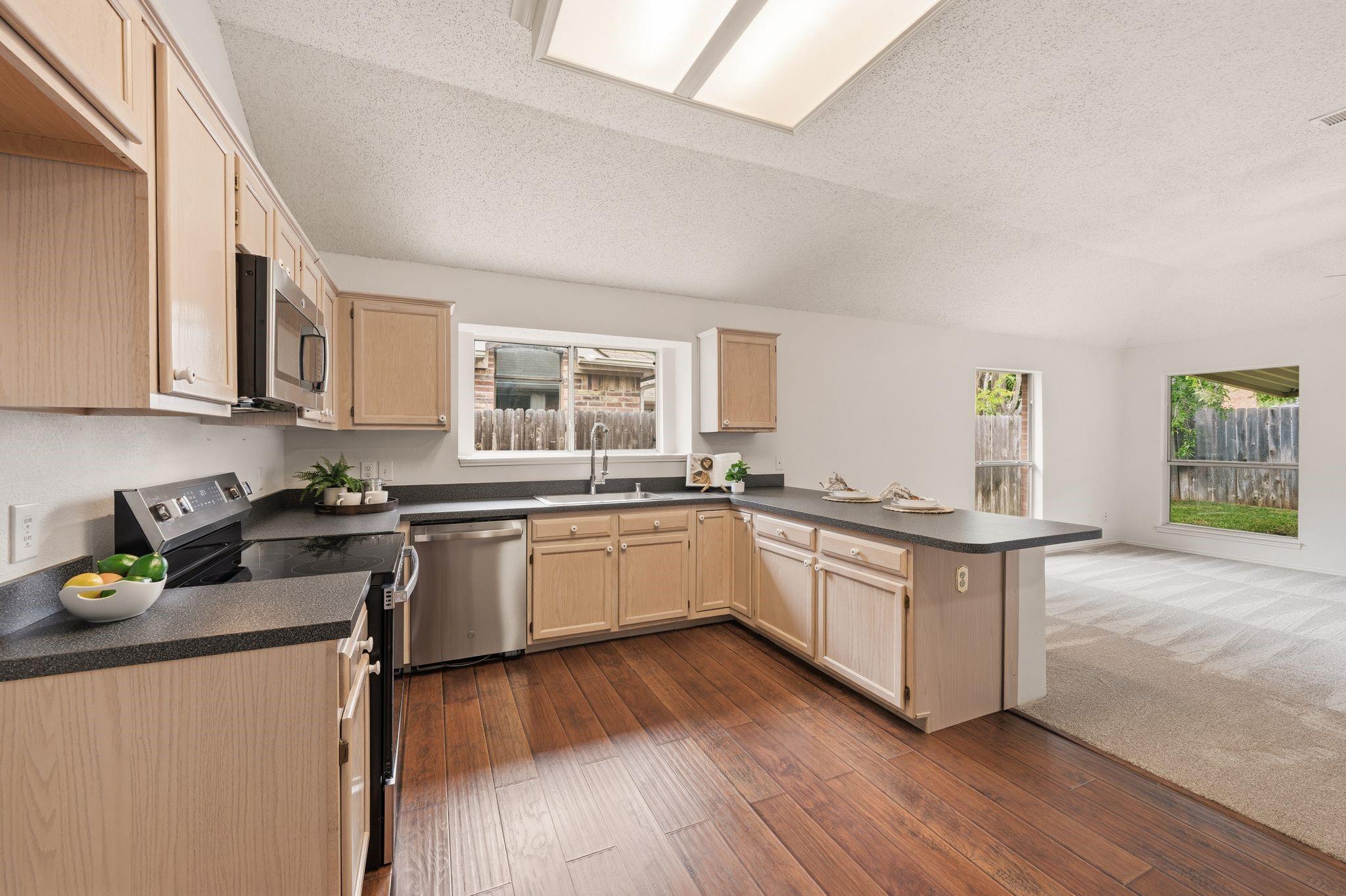 property viewer photo 3