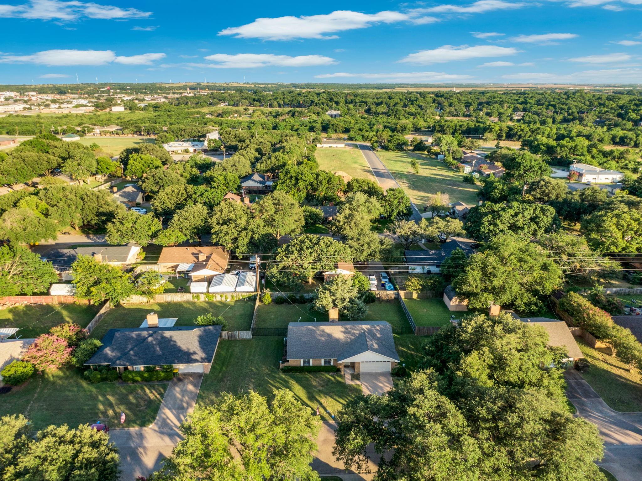 main property photo 30