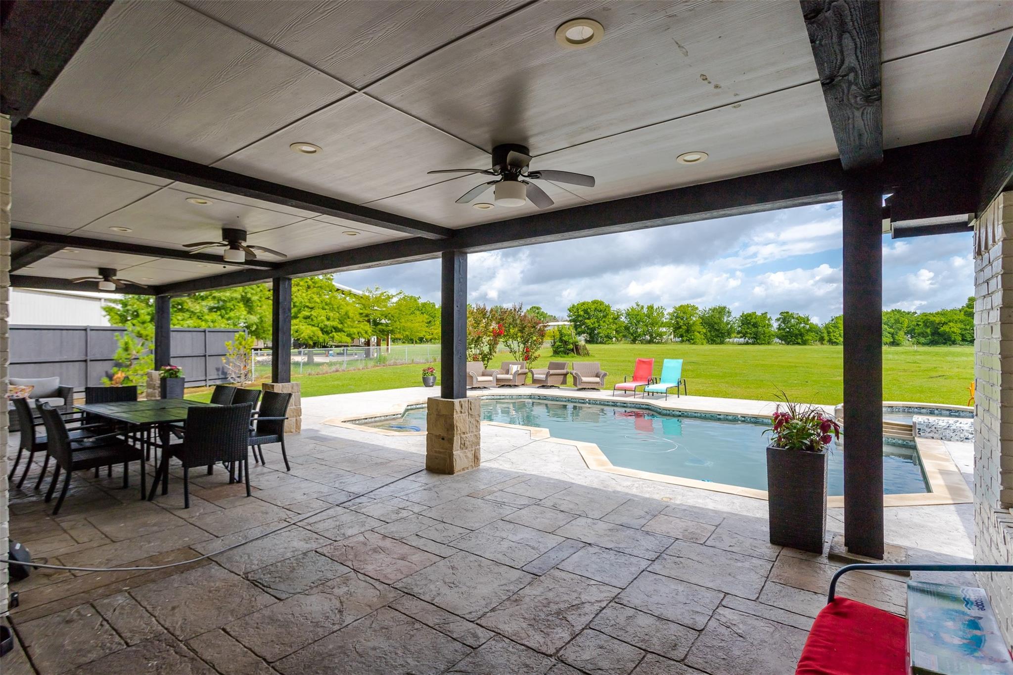 main property photo 31
