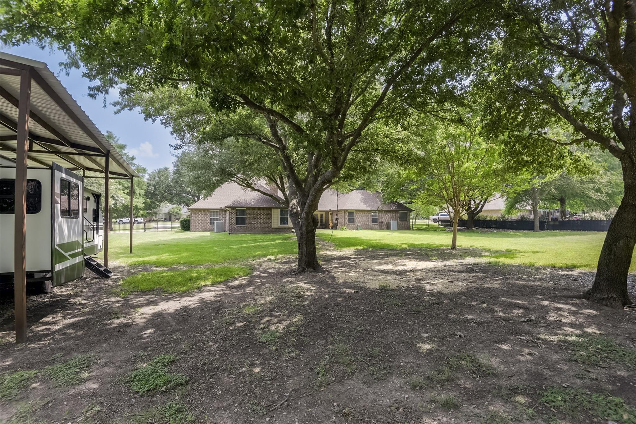 main property photo 32