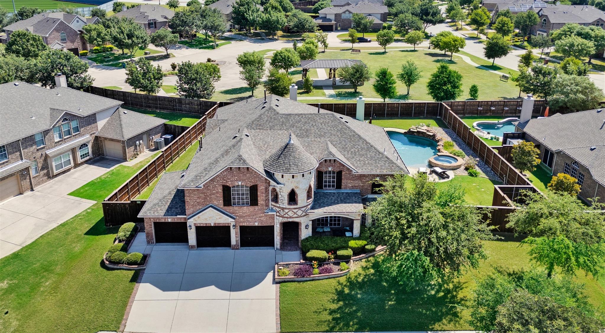 main property photo 37