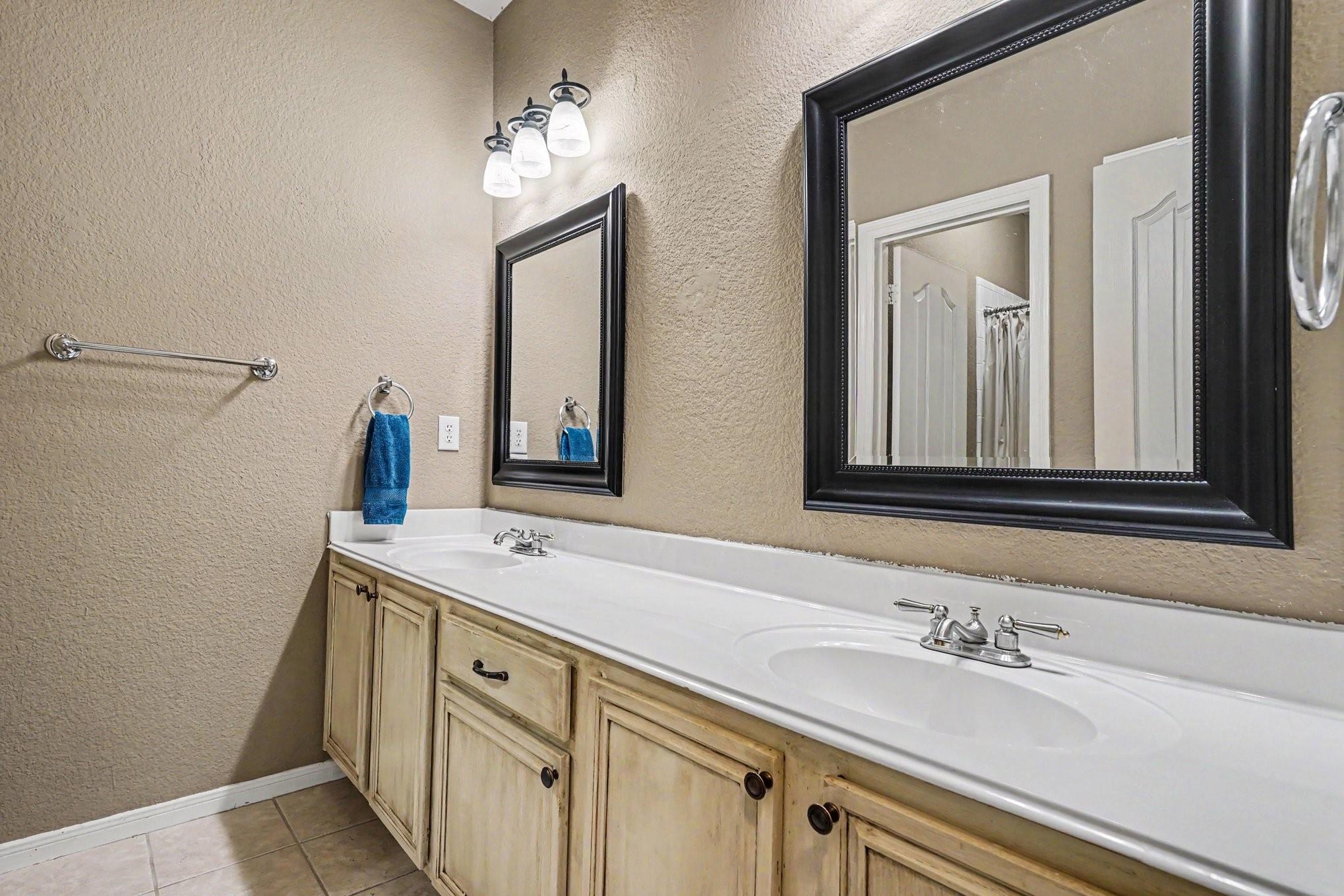 property viewer photo 26