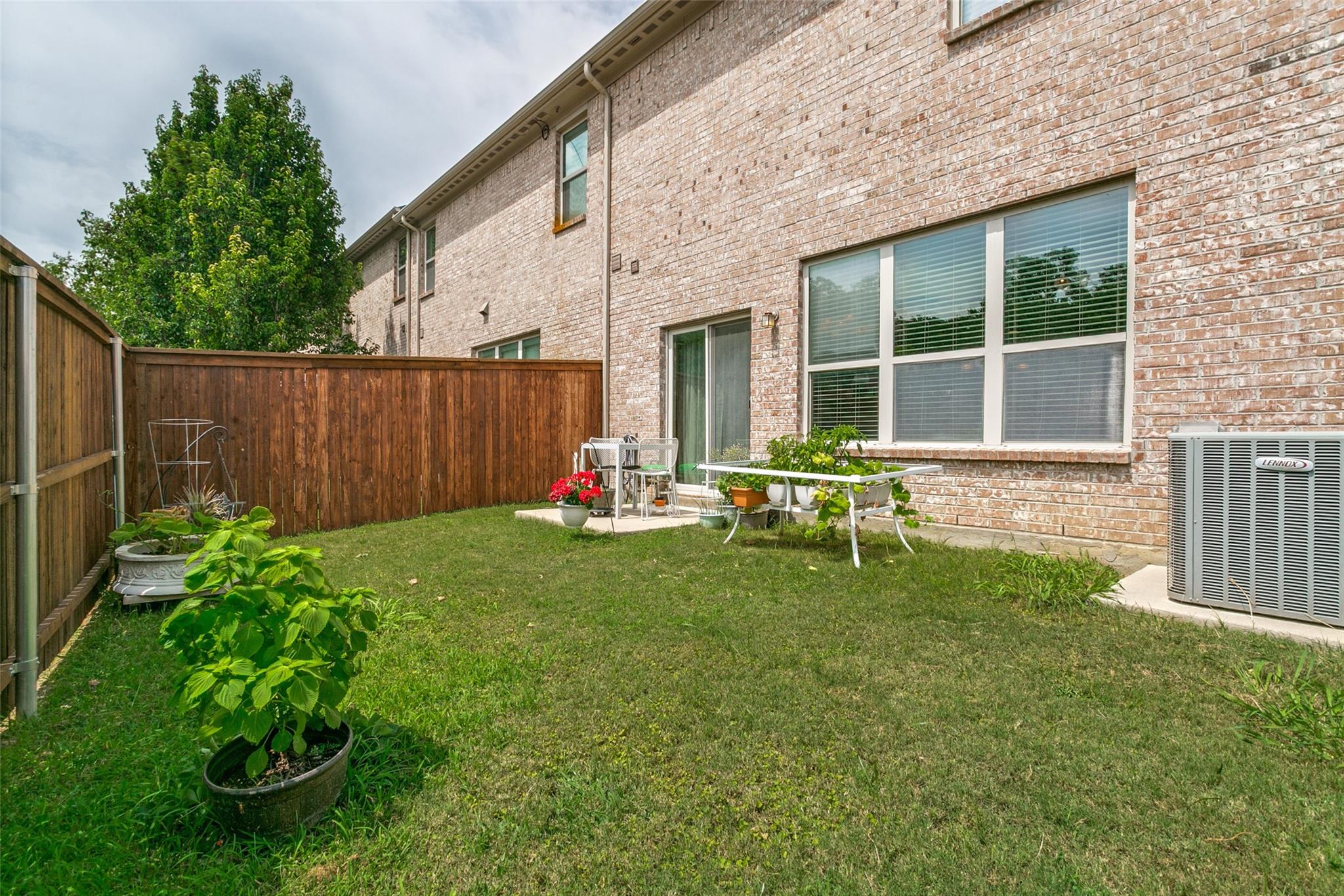 main property photo 11