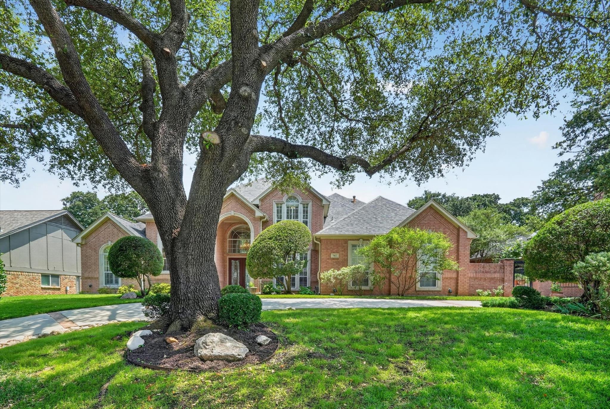 main property photo 3