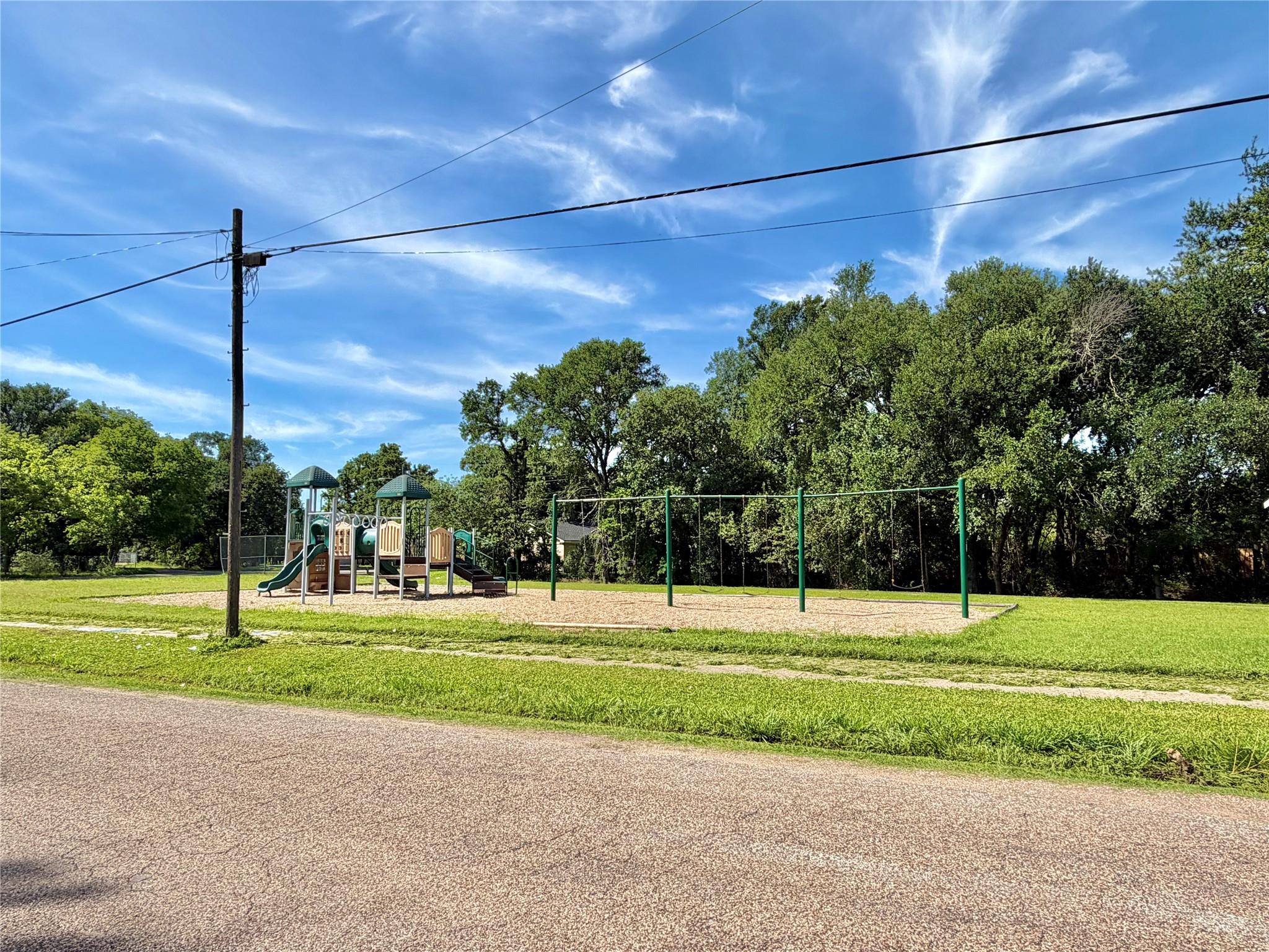 main property photo 18