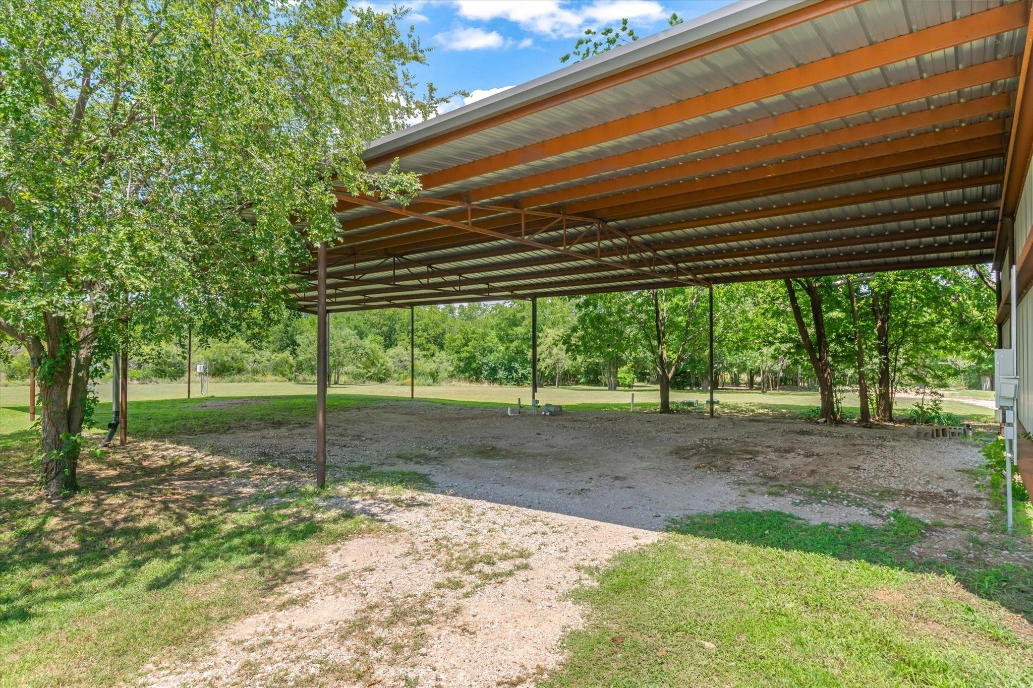 main property photo 16