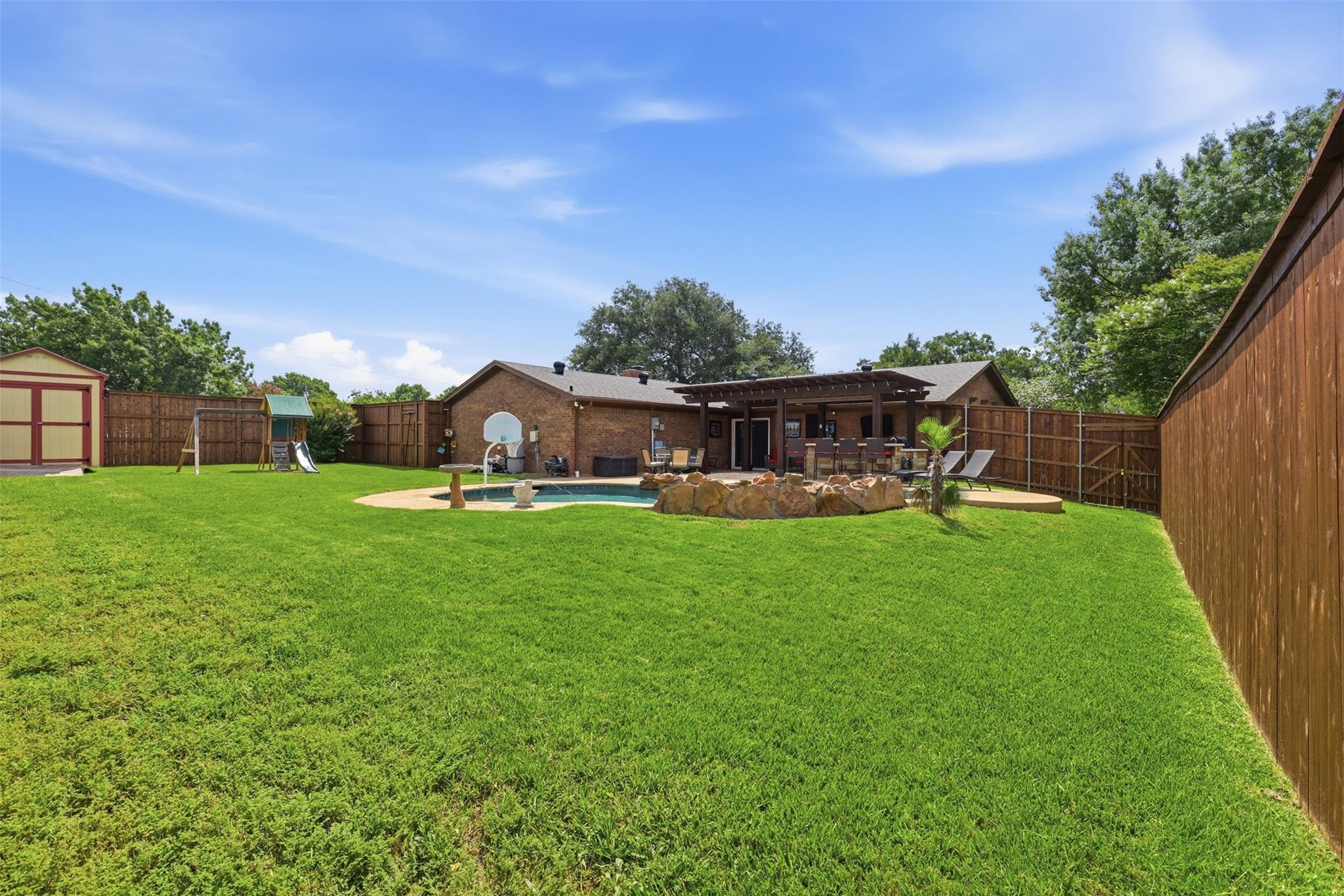 main property photo 7