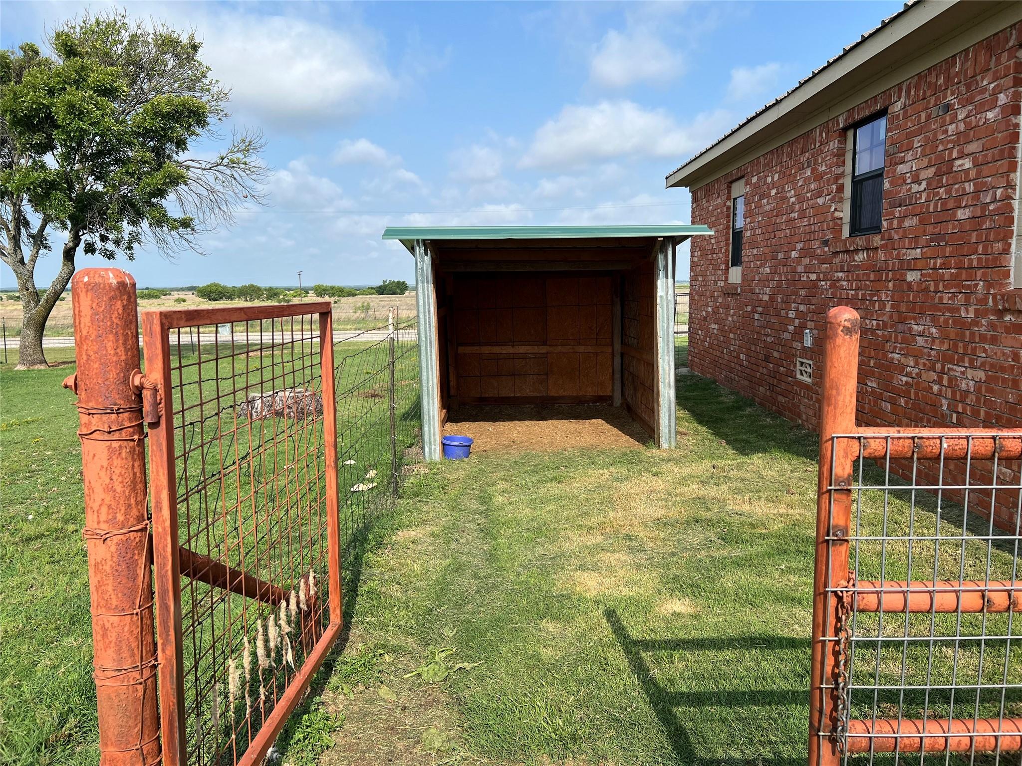 main property photo 10