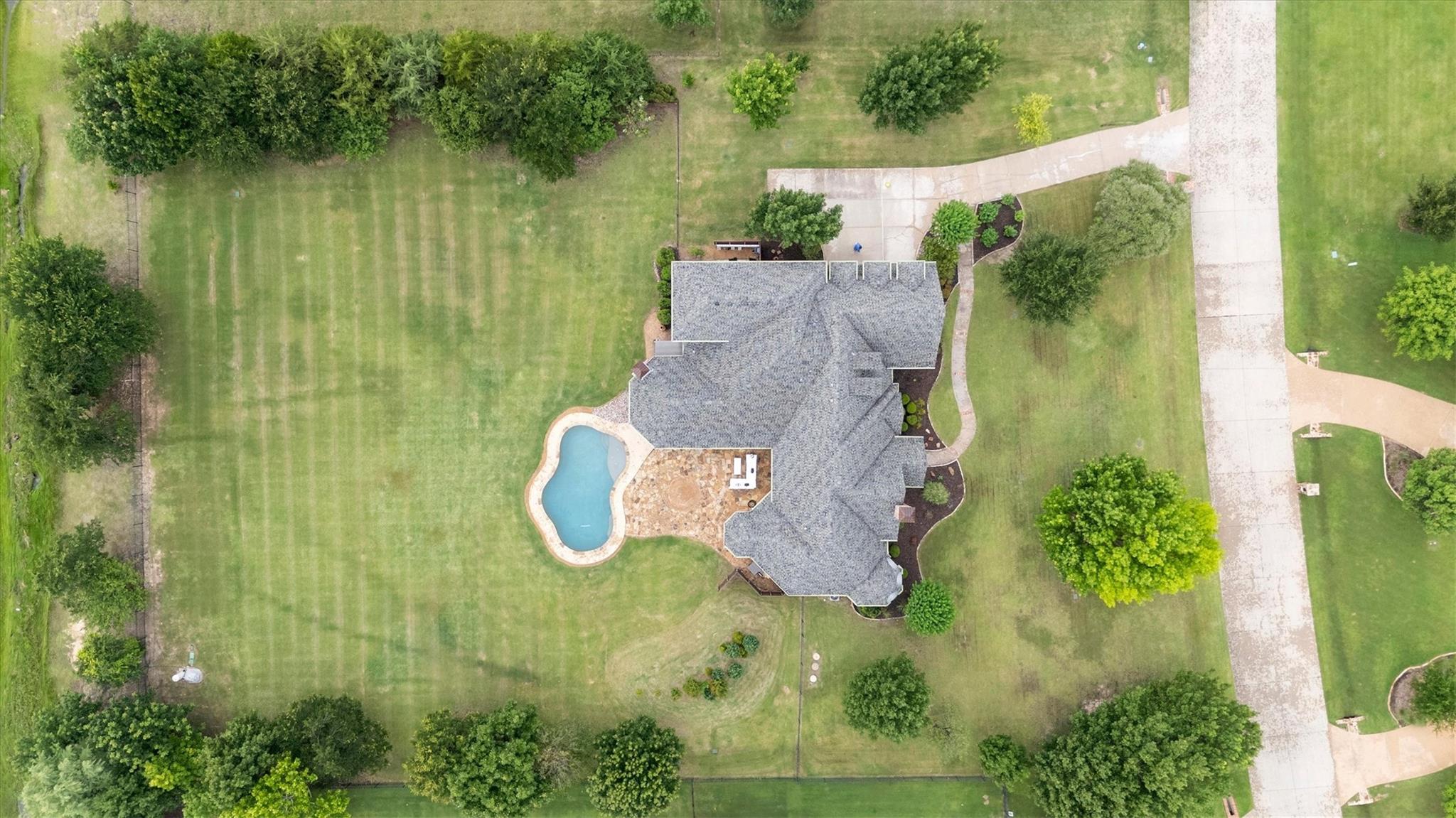 main property photo 38