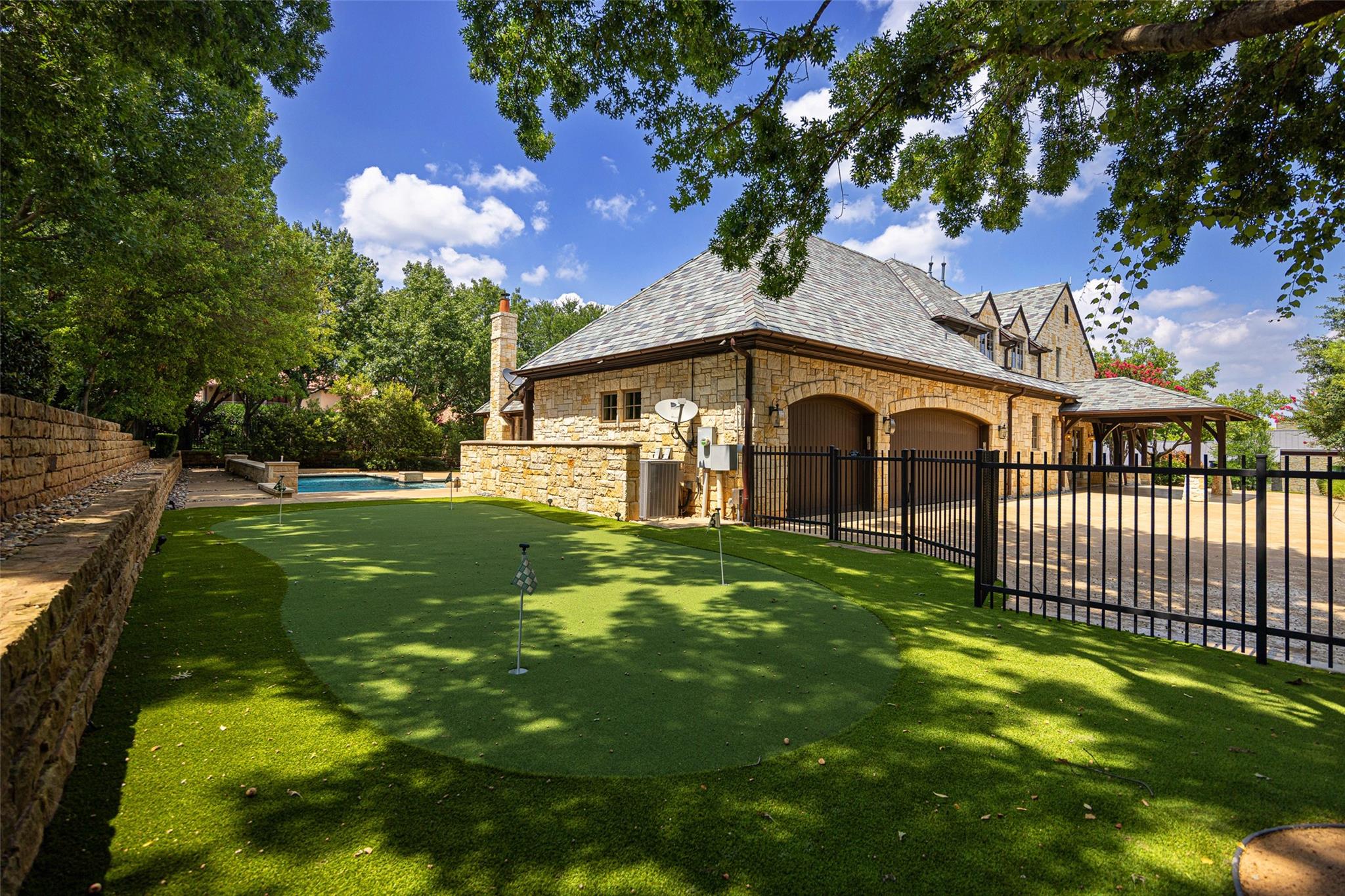 main property photo 39