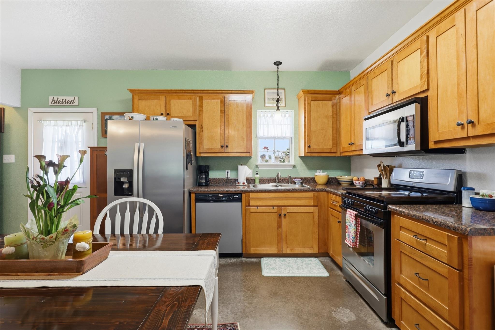 main property photo 12