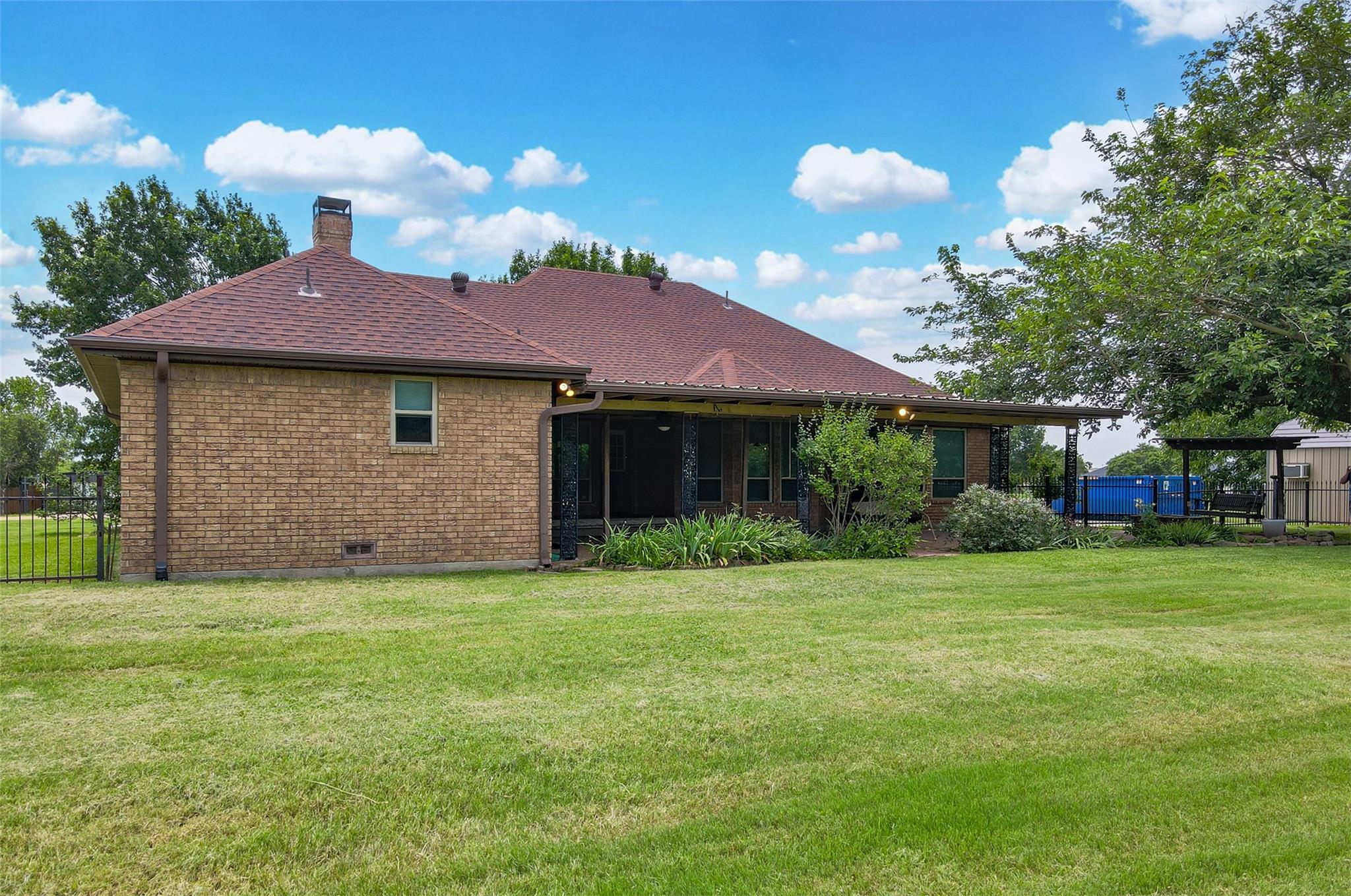 main property photo 34