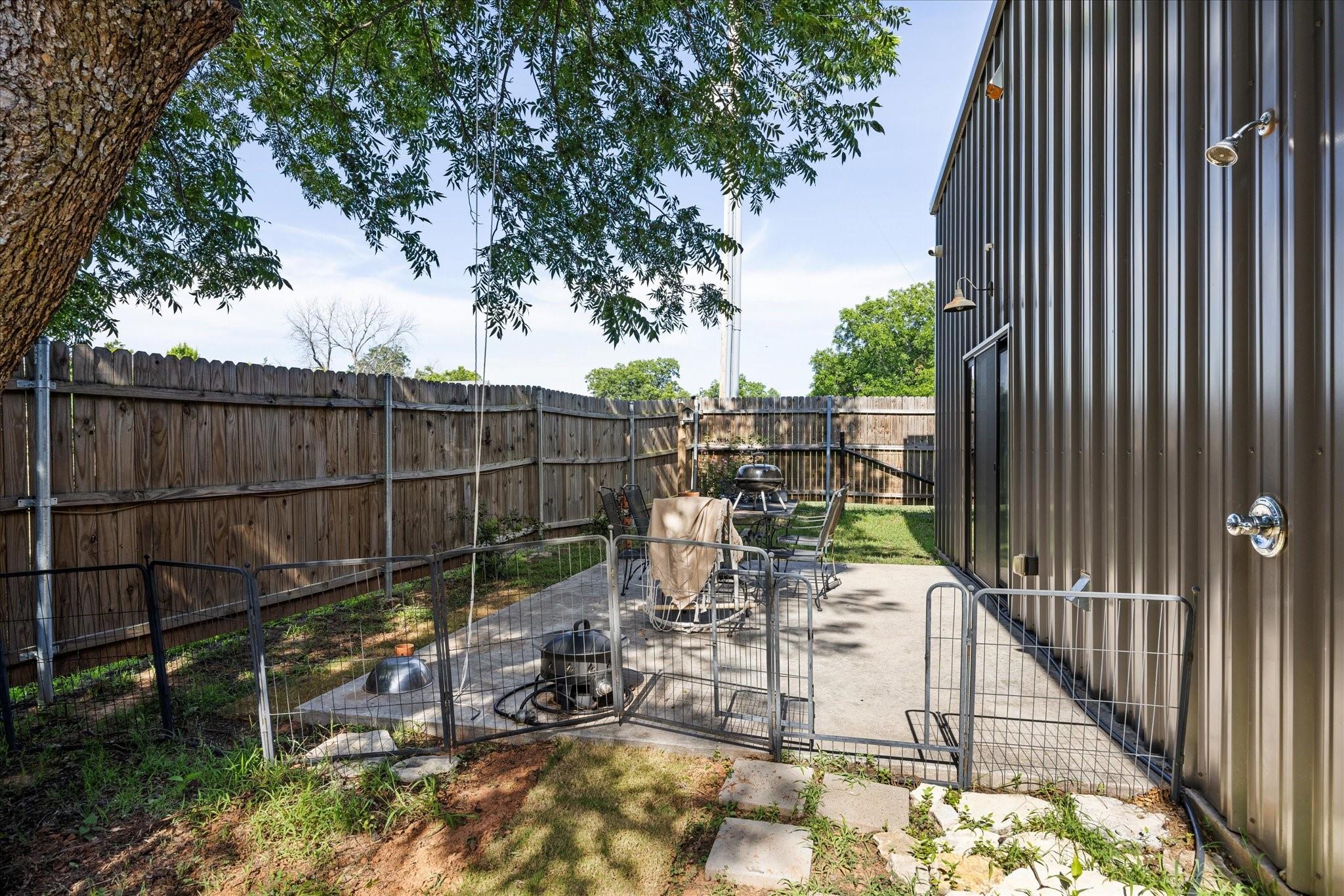main property photo 34