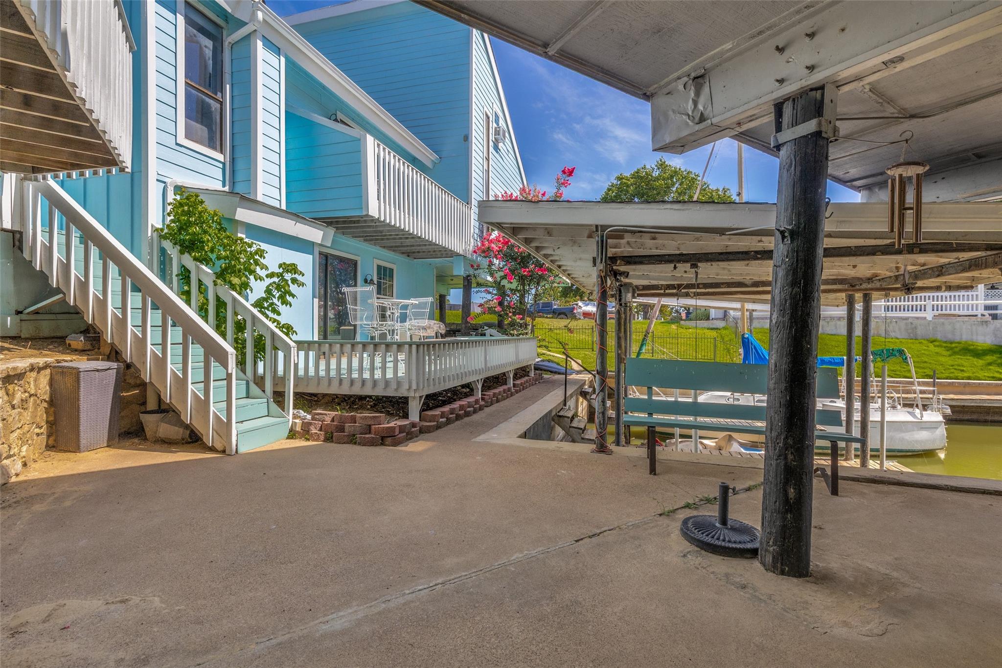 main property photo 29