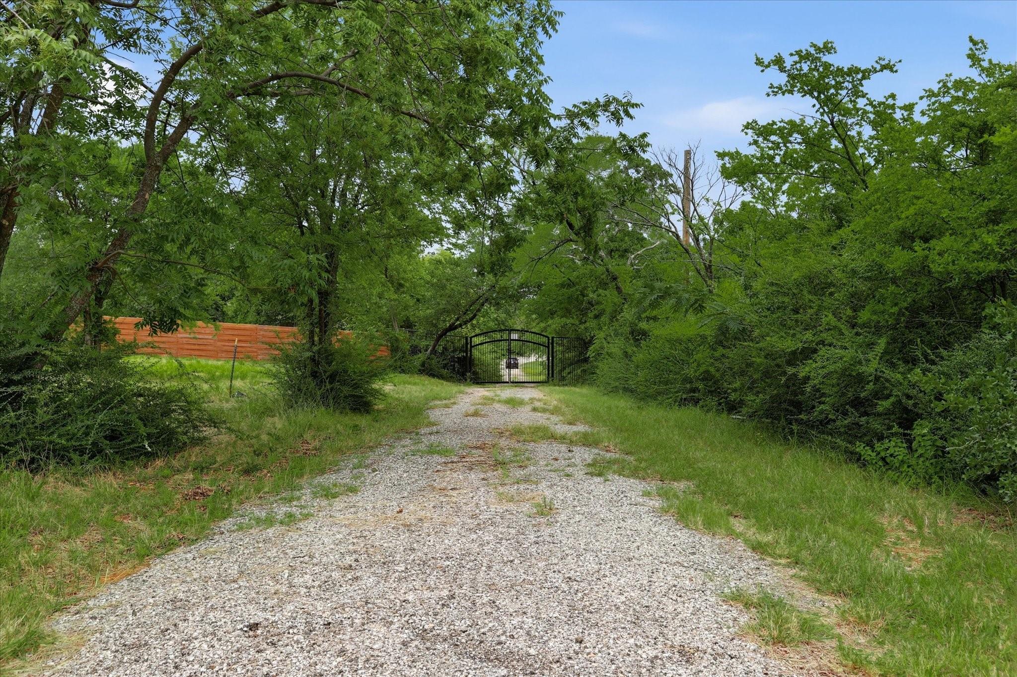 main property photo 8