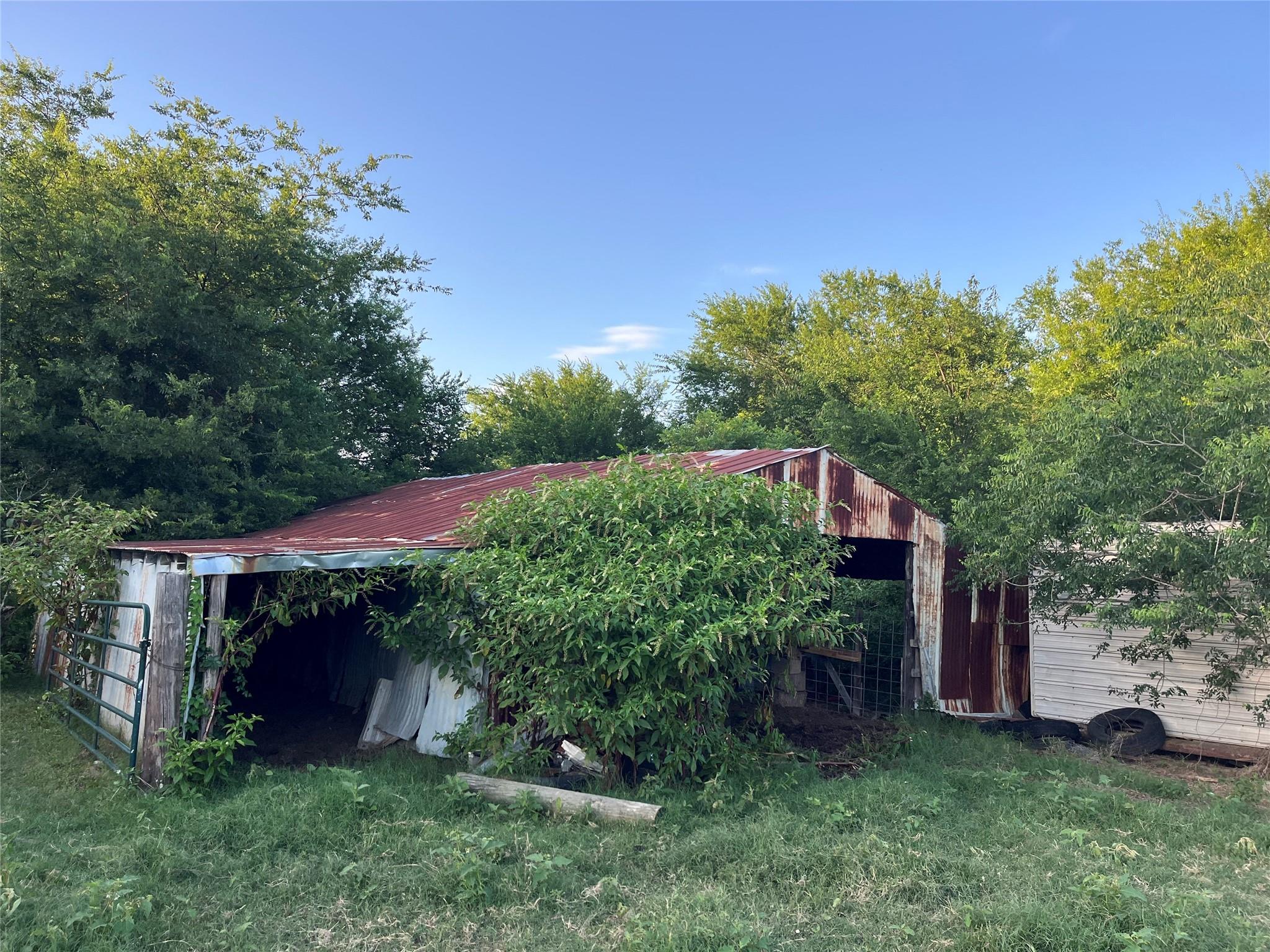 main property photo 5