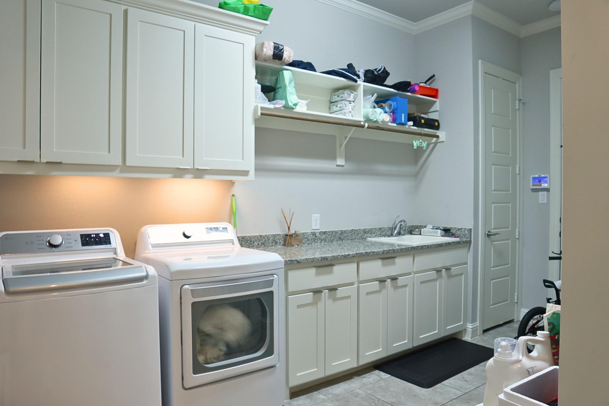 main property photo 11