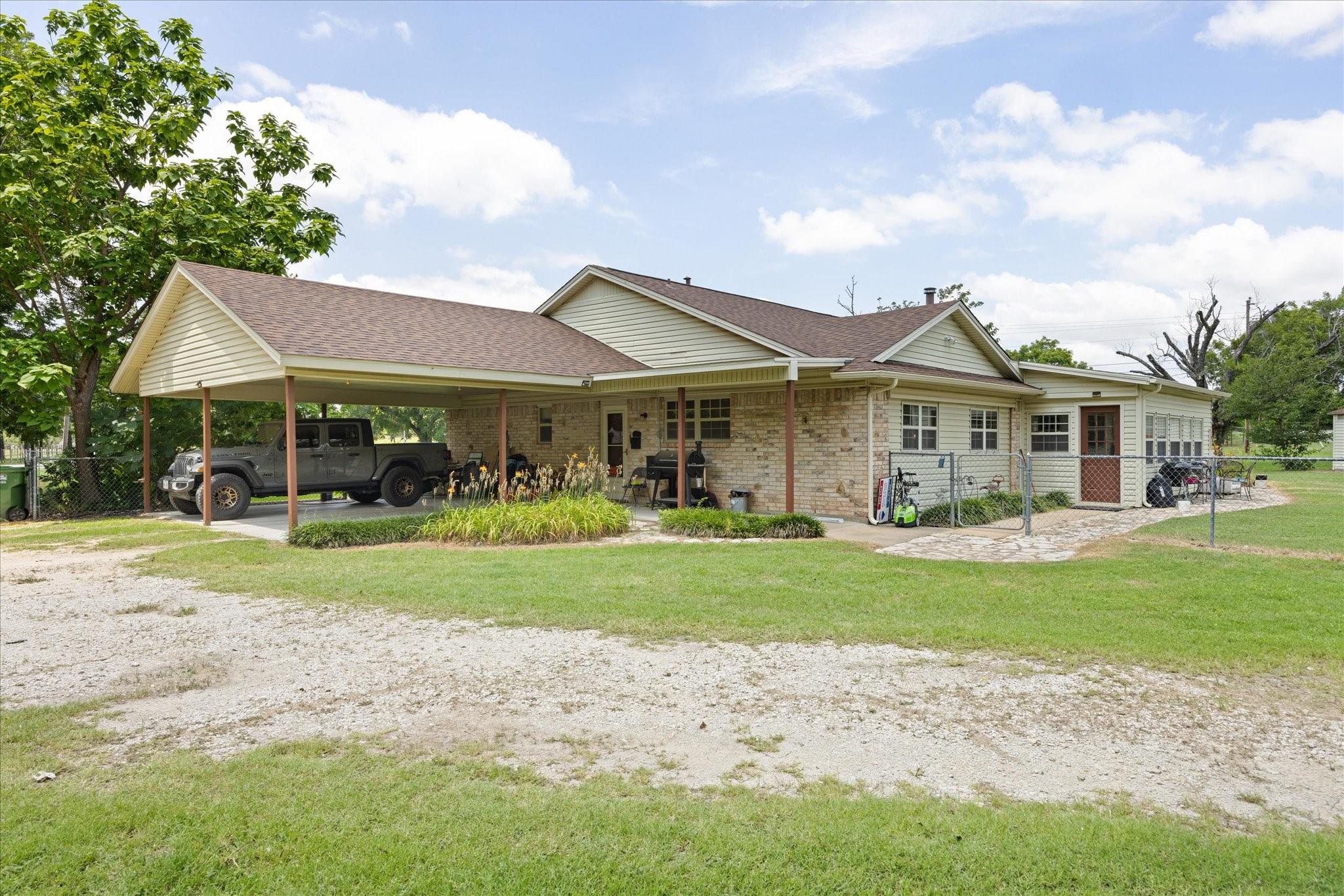main property photo 12