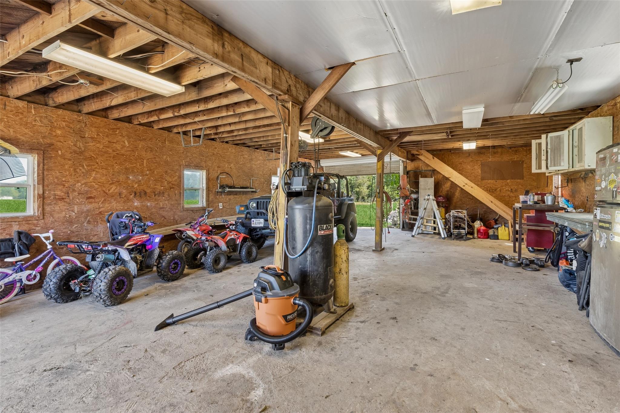 main property photo 31