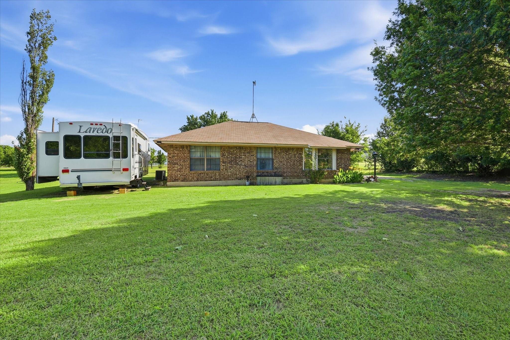 main property photo 19