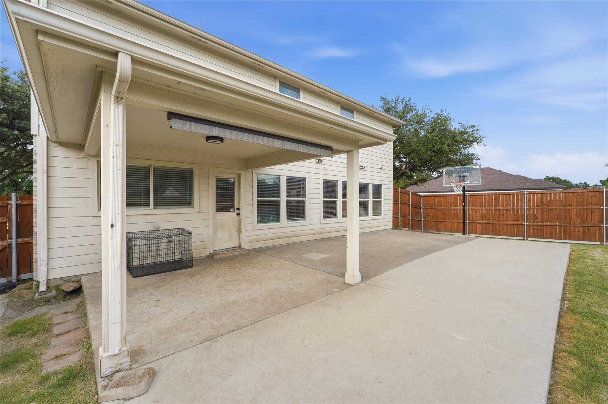 main property photo 30