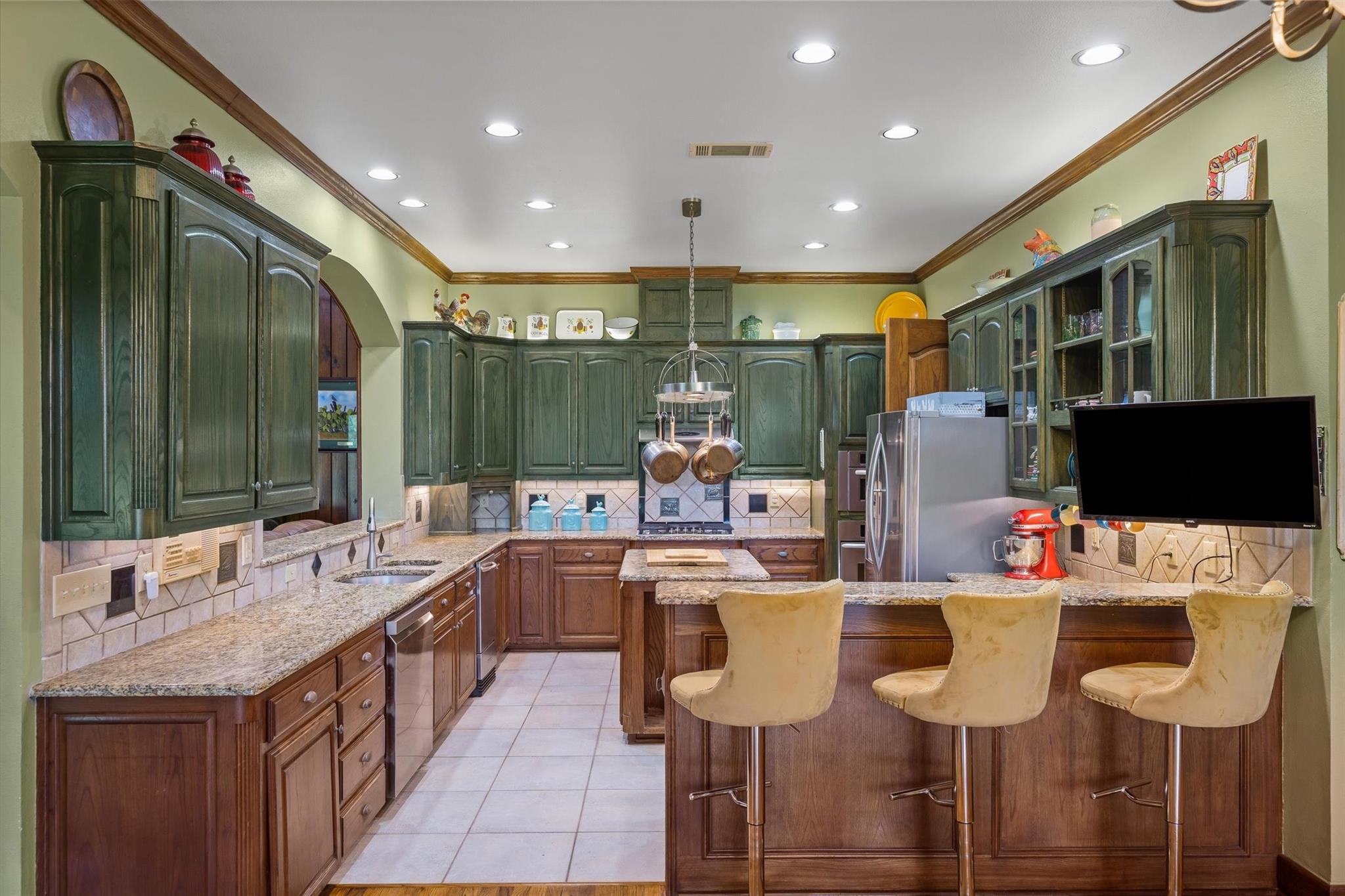 main property photo 19