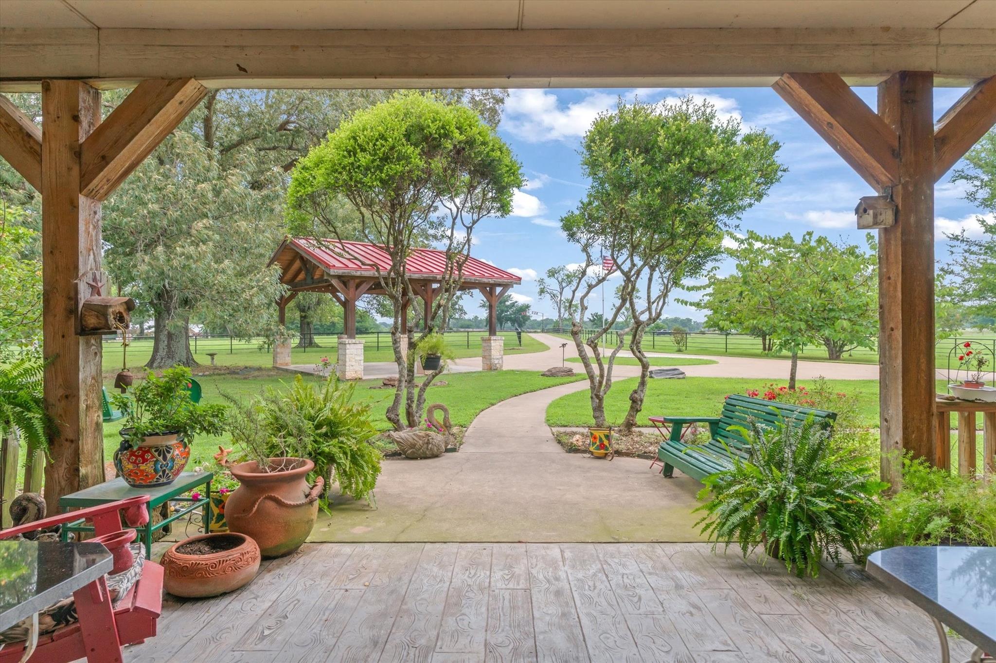 main property photo 6