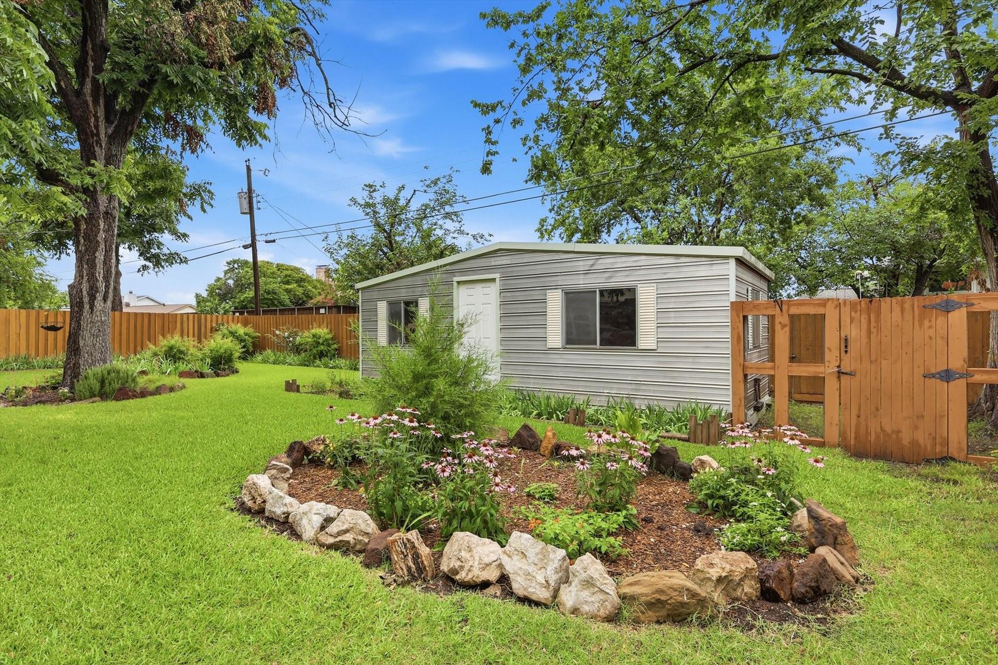 main property photo 29