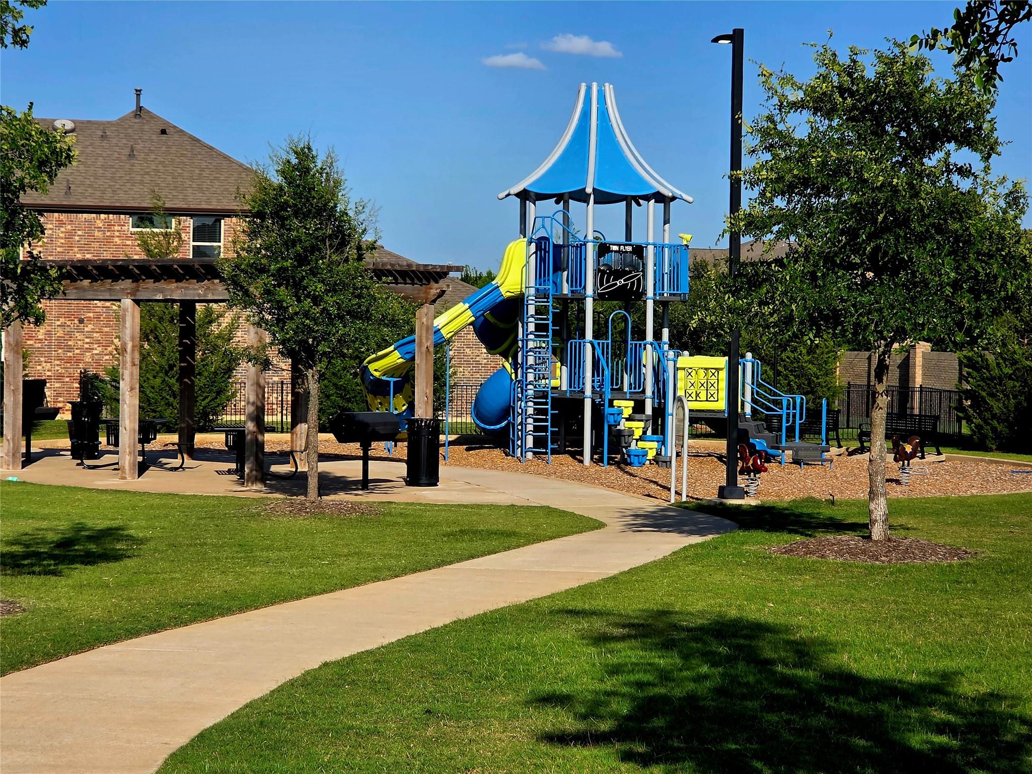main property photo 17