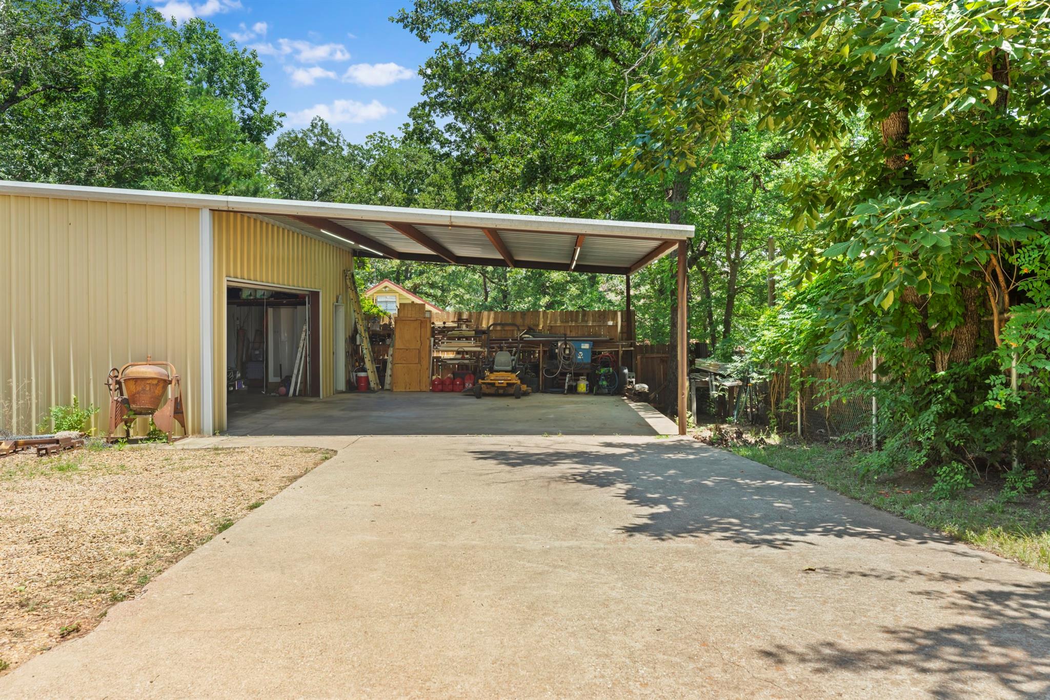 main property photo 35