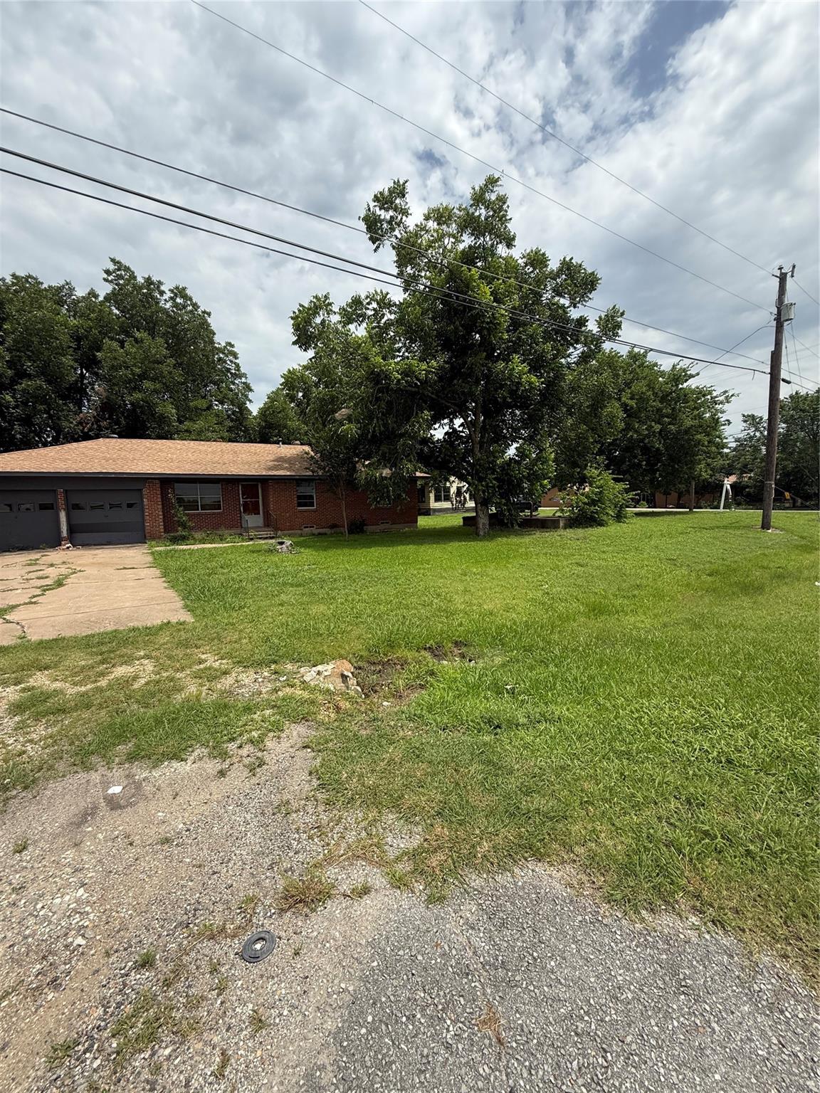 main property photo 11