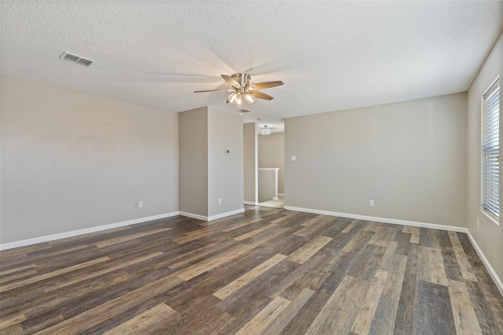 property viewer photo 13