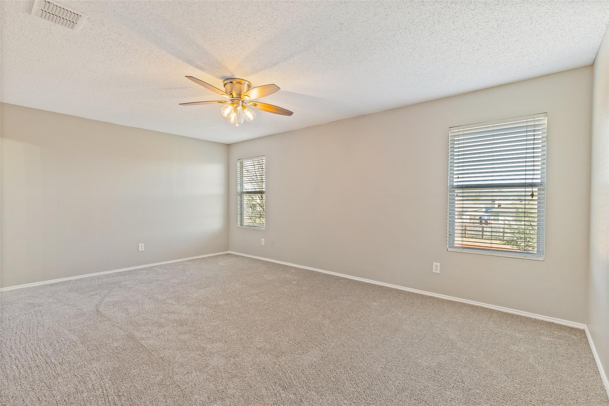 property viewer photo 16