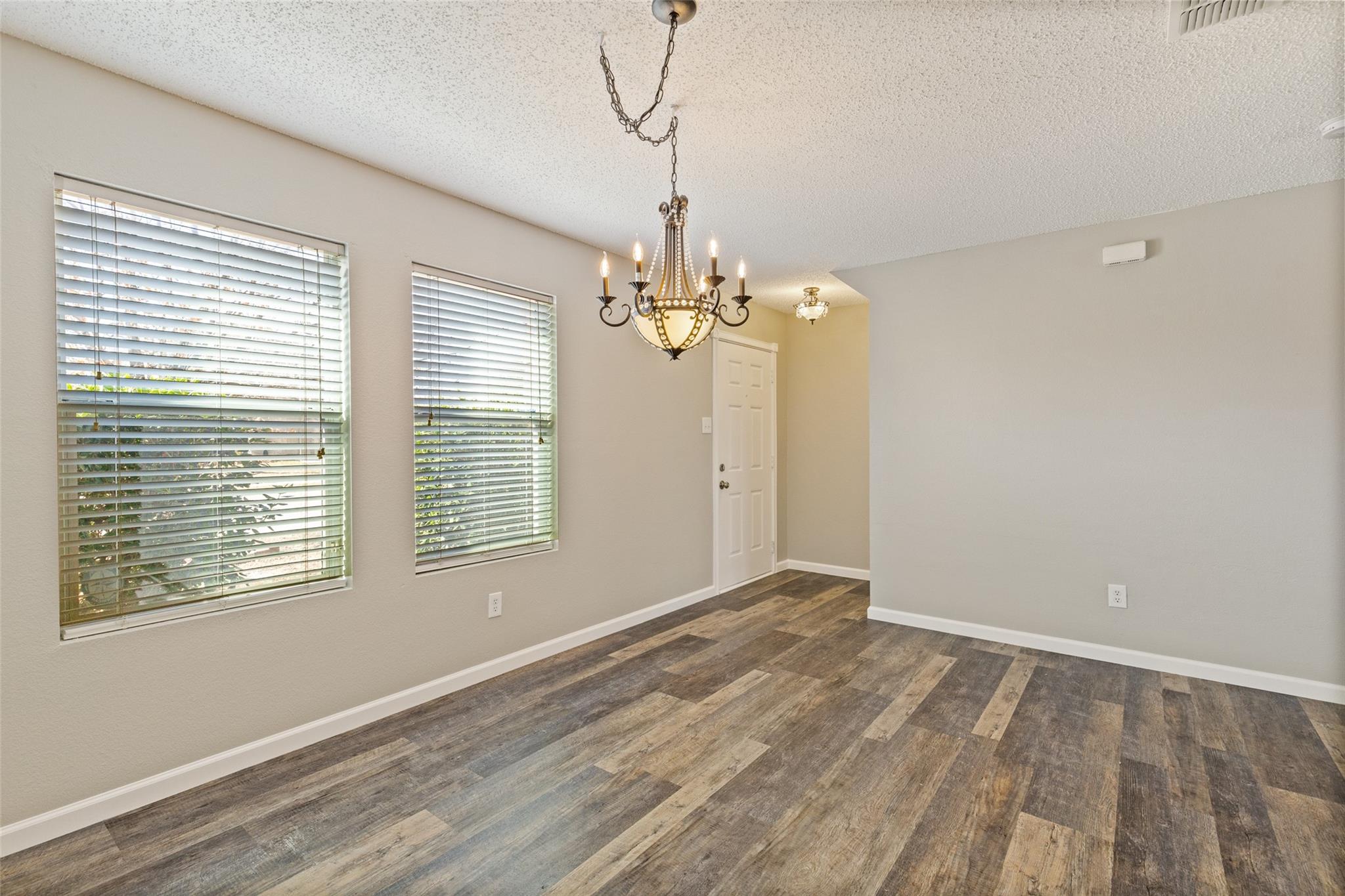 property viewer photo 3