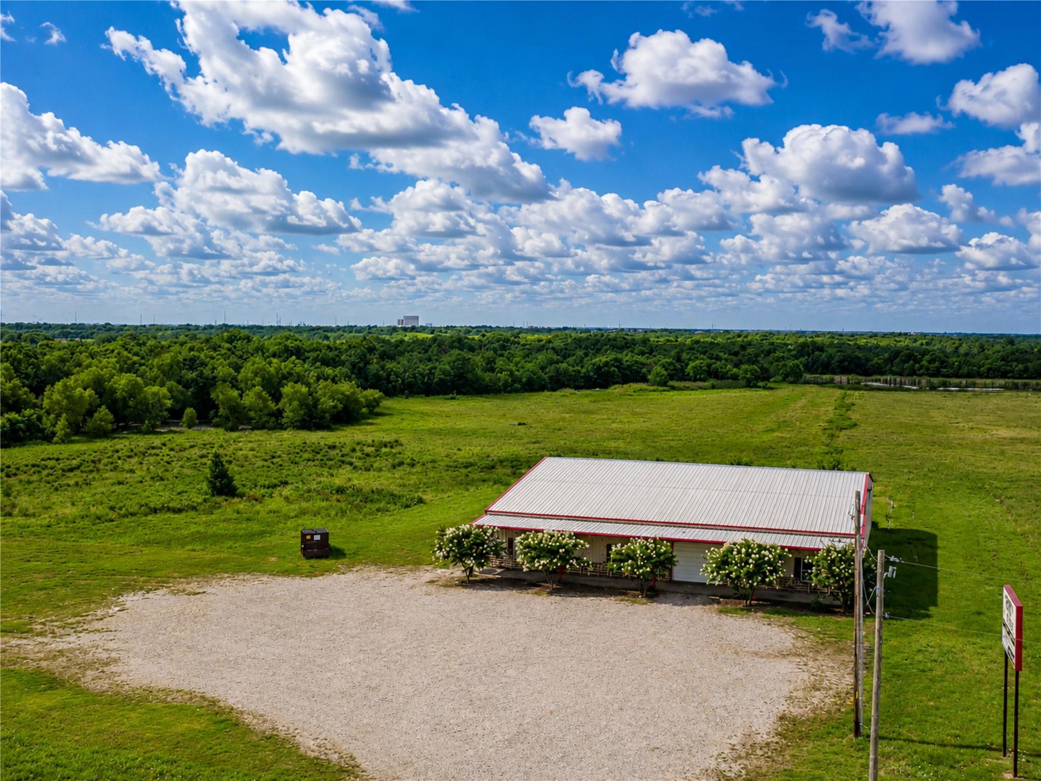 main property photo 16