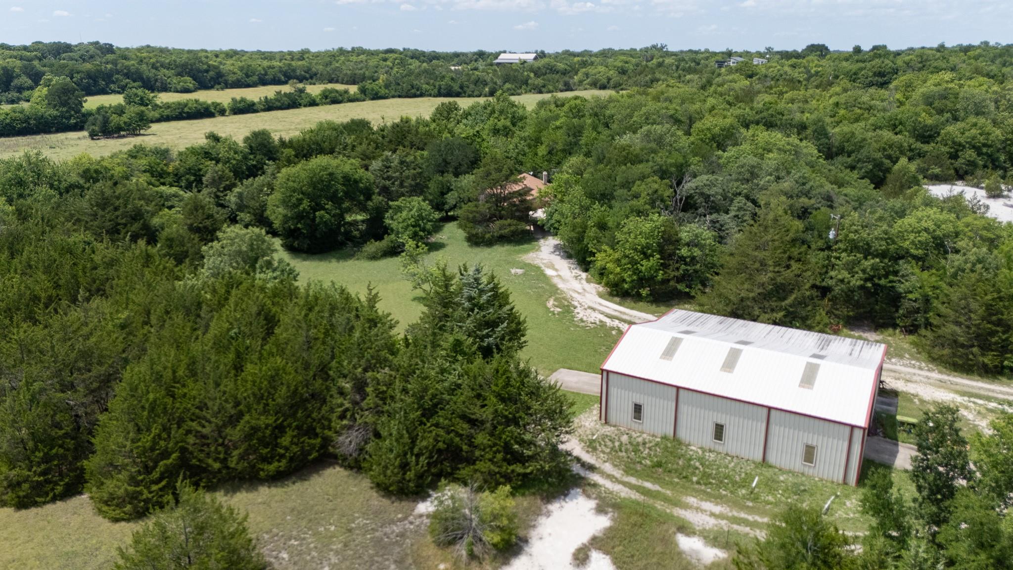 main property photo 10