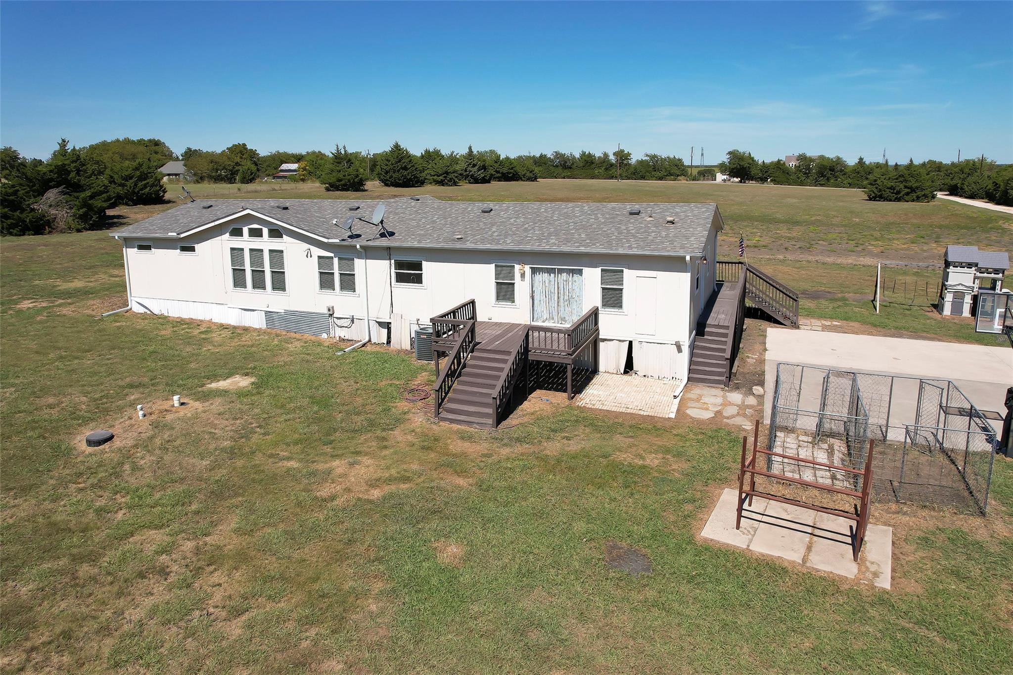 main property photo 16