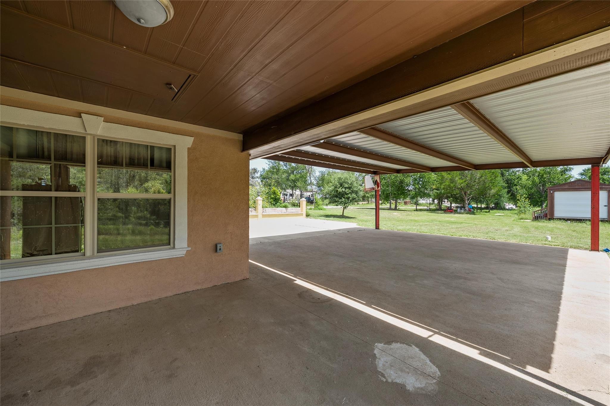 main property photo 28