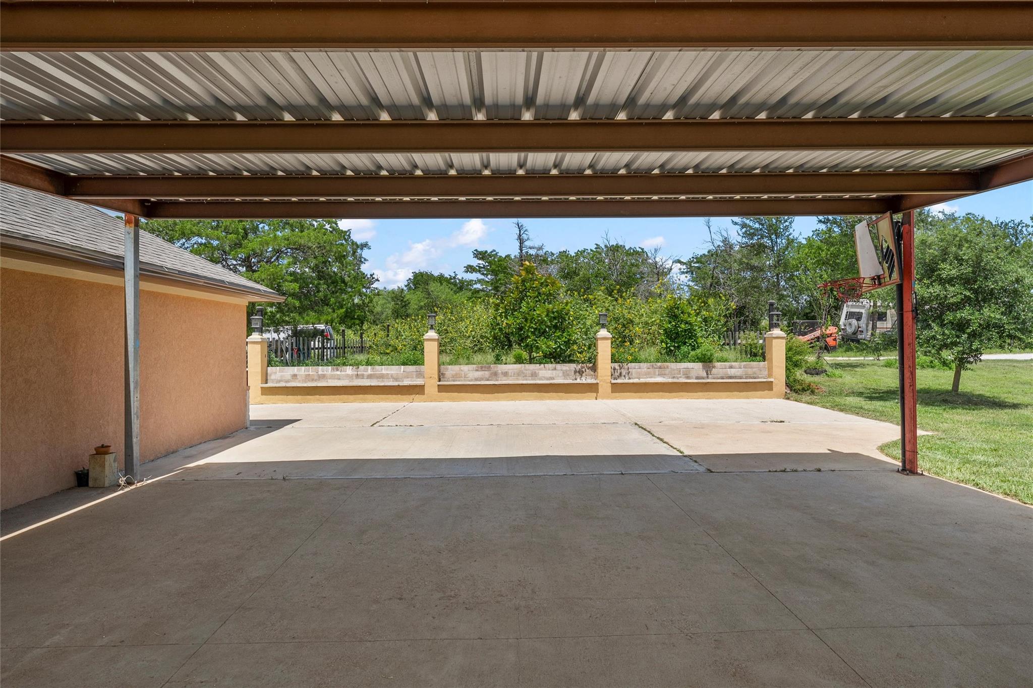main property photo 29