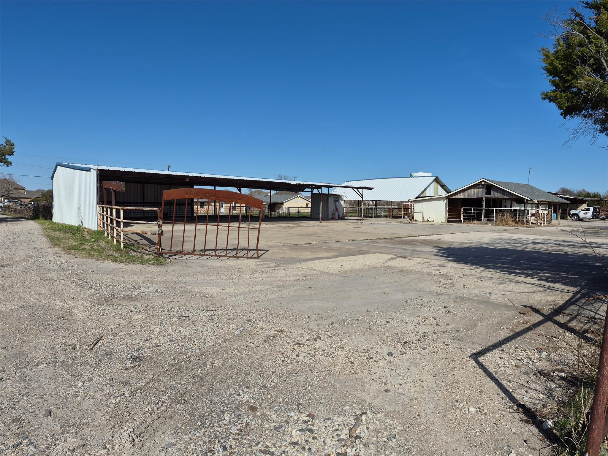 main property photo 6