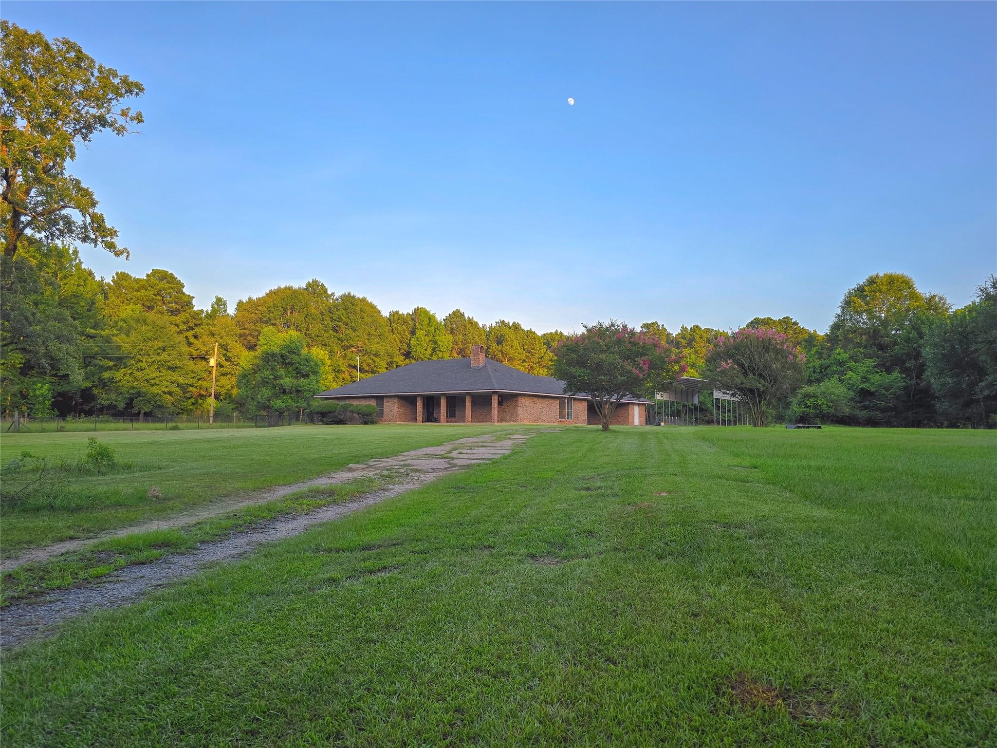 main property photo 10